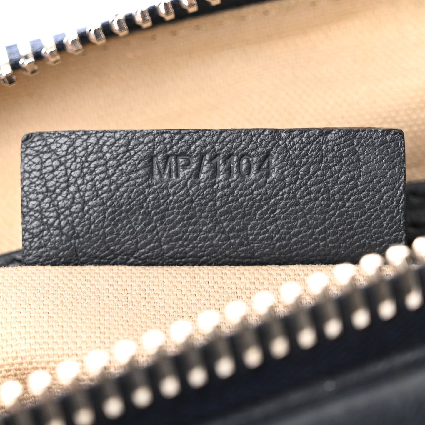 Sugar Goatskin Medium Antigona Navy
