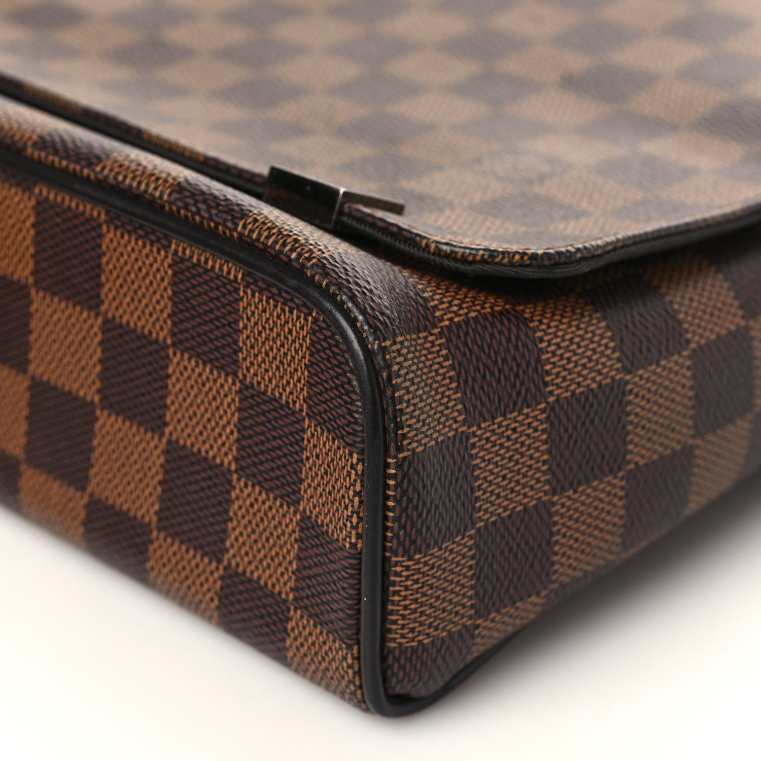 Louis Vuitton Damier Ebene District PM 8 of 8