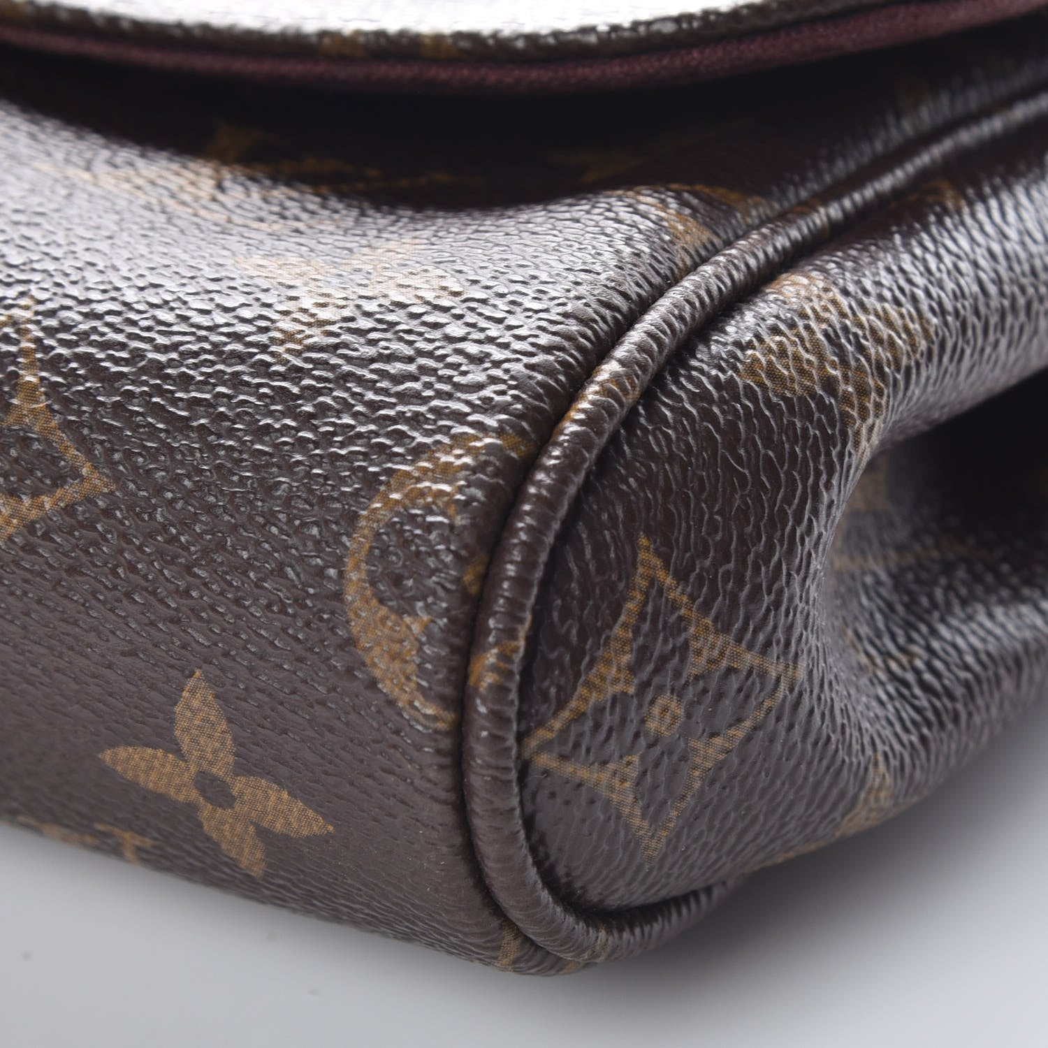 Louis Vuitton Monogram Favorite MM 8 of 9