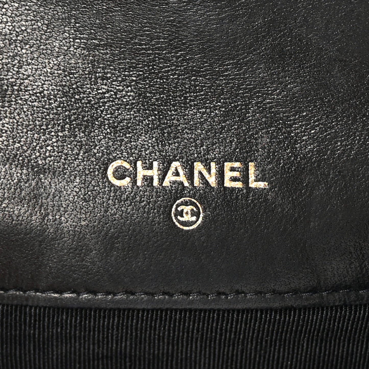 Satin Stitched Flap Card Case Black