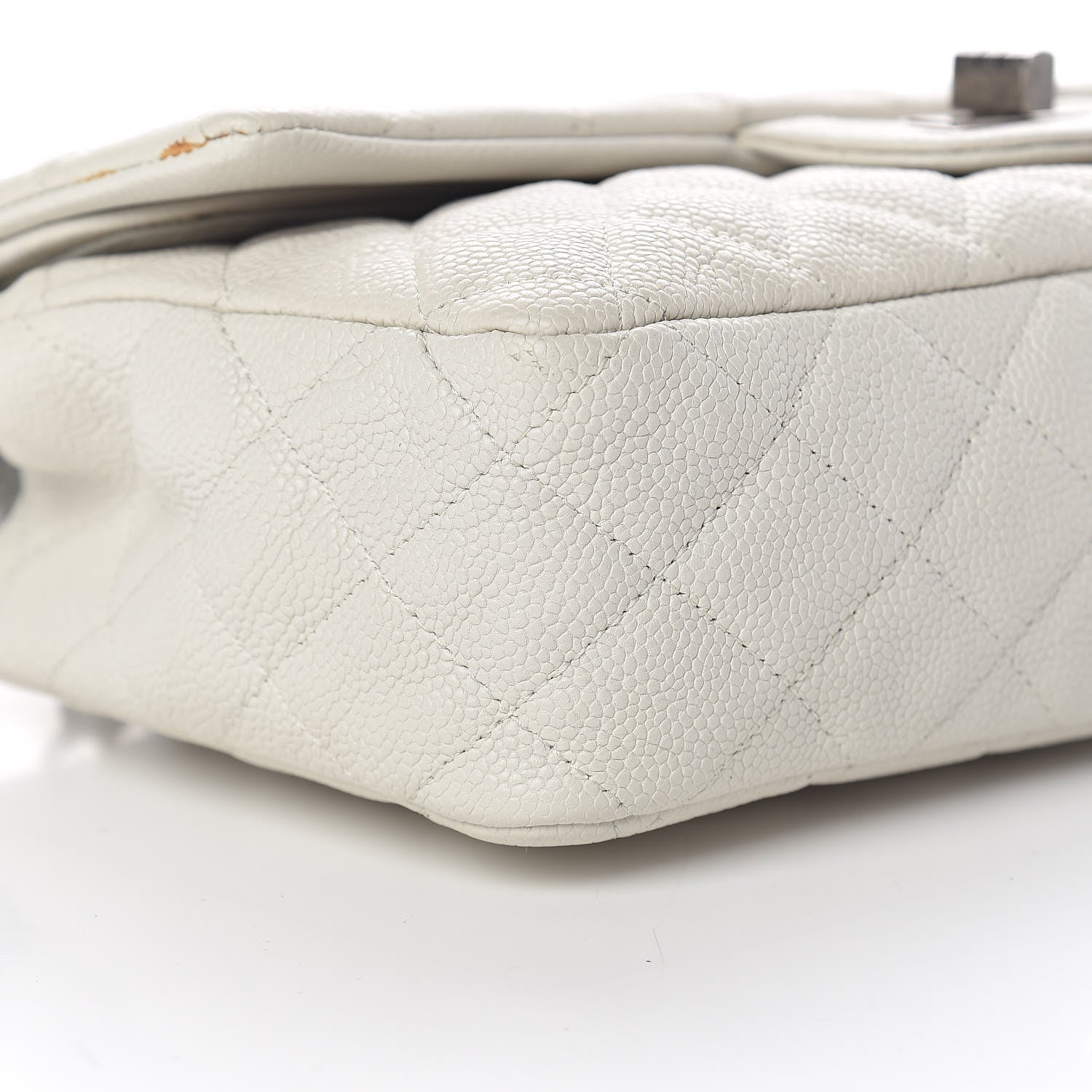 Chanel Caviar Quilted 2.55 Reissue 225 Flap White 17 of 22