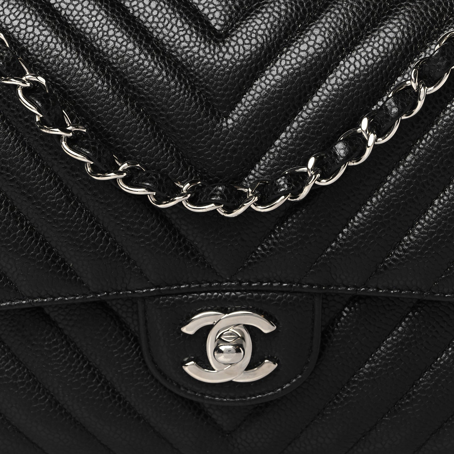 Caviar Chevron Quilted Medium Double Flap Black