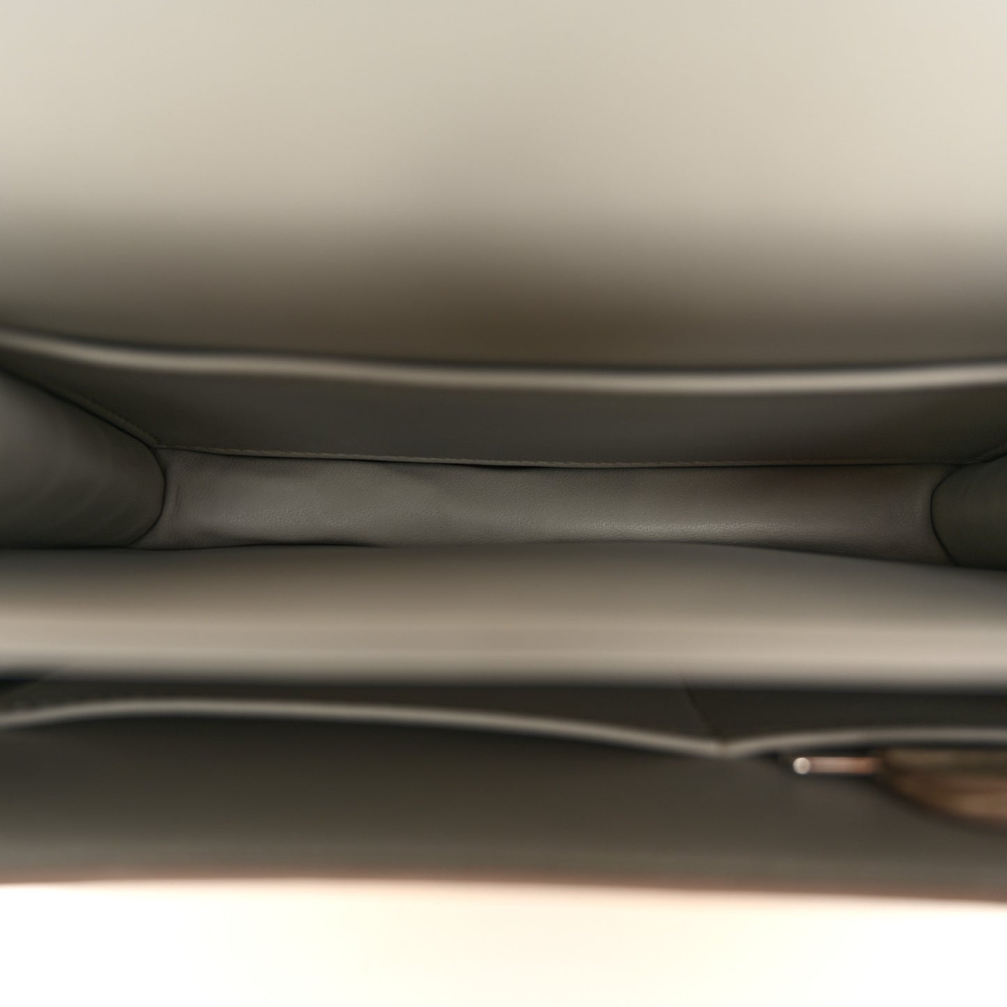 Matte Alligator Constance 18 Beton