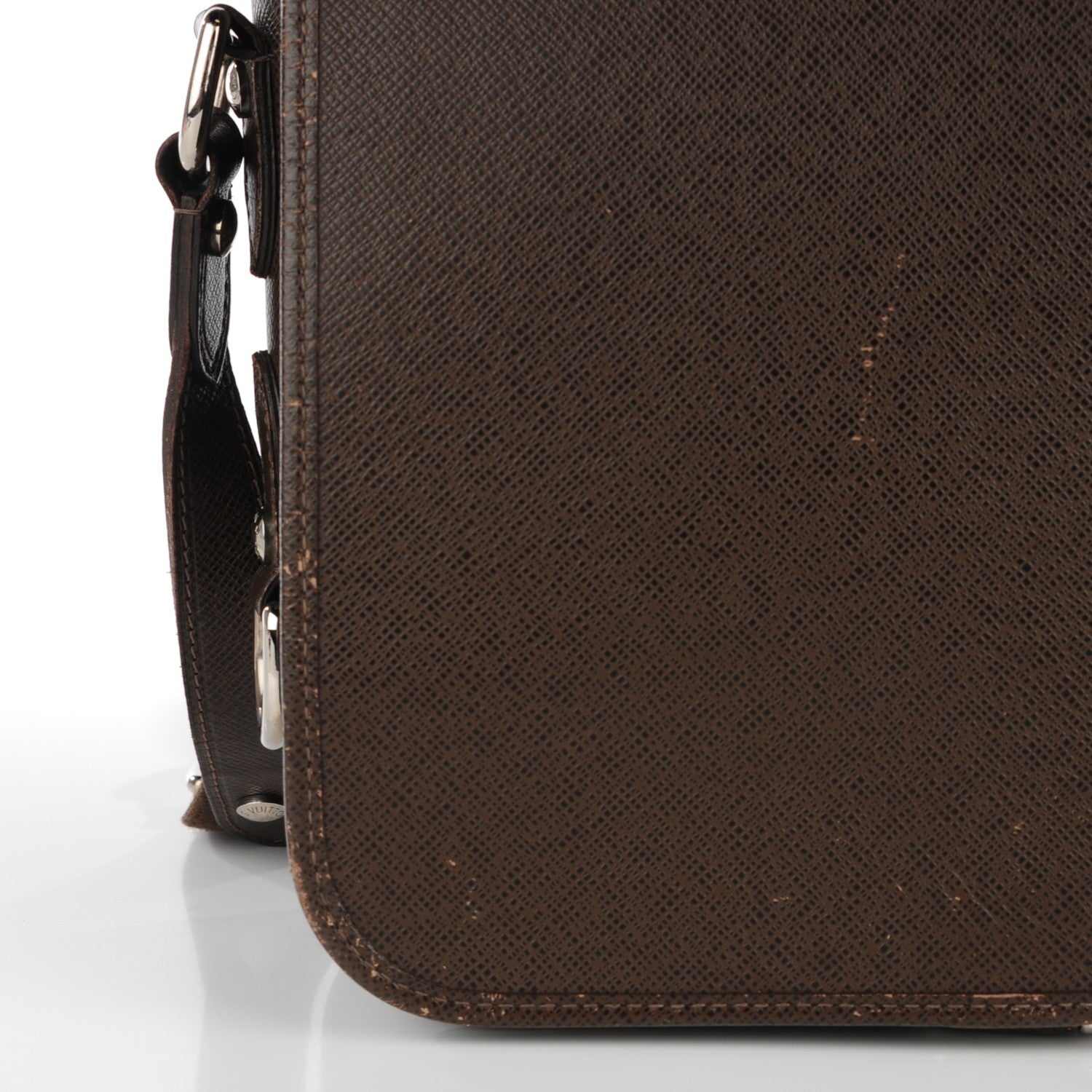 Louis Vuitton Taiga Andrei Messenger Bag Grizzli 11 of 15