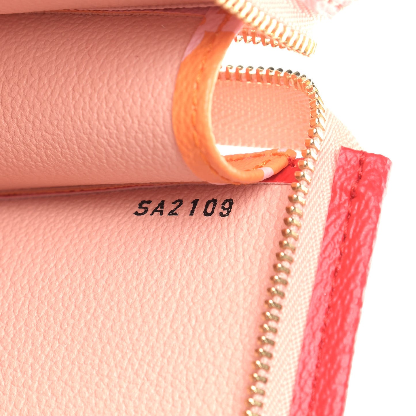 Monogram Giant Toiletry Pouch 26 Rouge