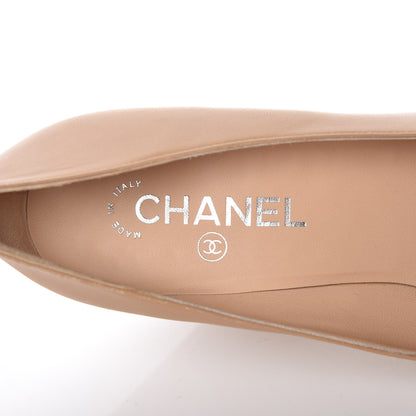 Chanel Calfskin Cap Toe Chain Wedge Pumps 39.5 Marron Clair Black 7 of 8