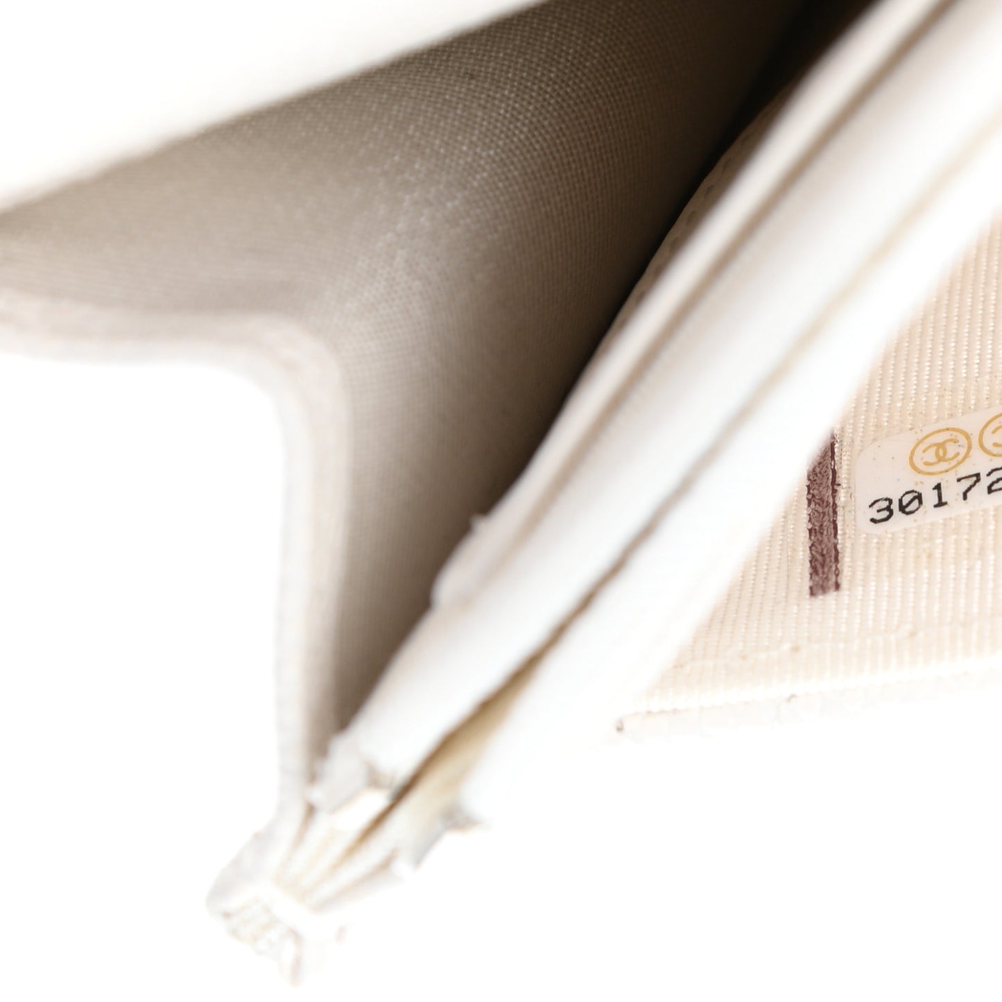 Caviar Quilted Wallet On Chain WOC White