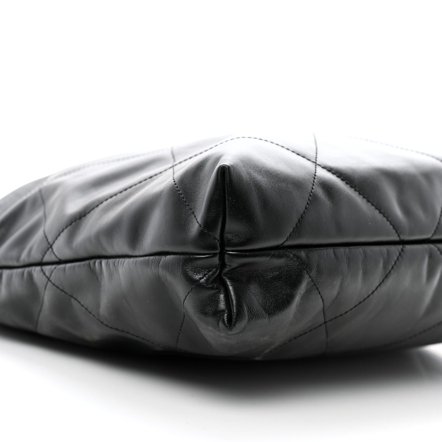 Shiny Calfskin Quilted Chanel 22 Black