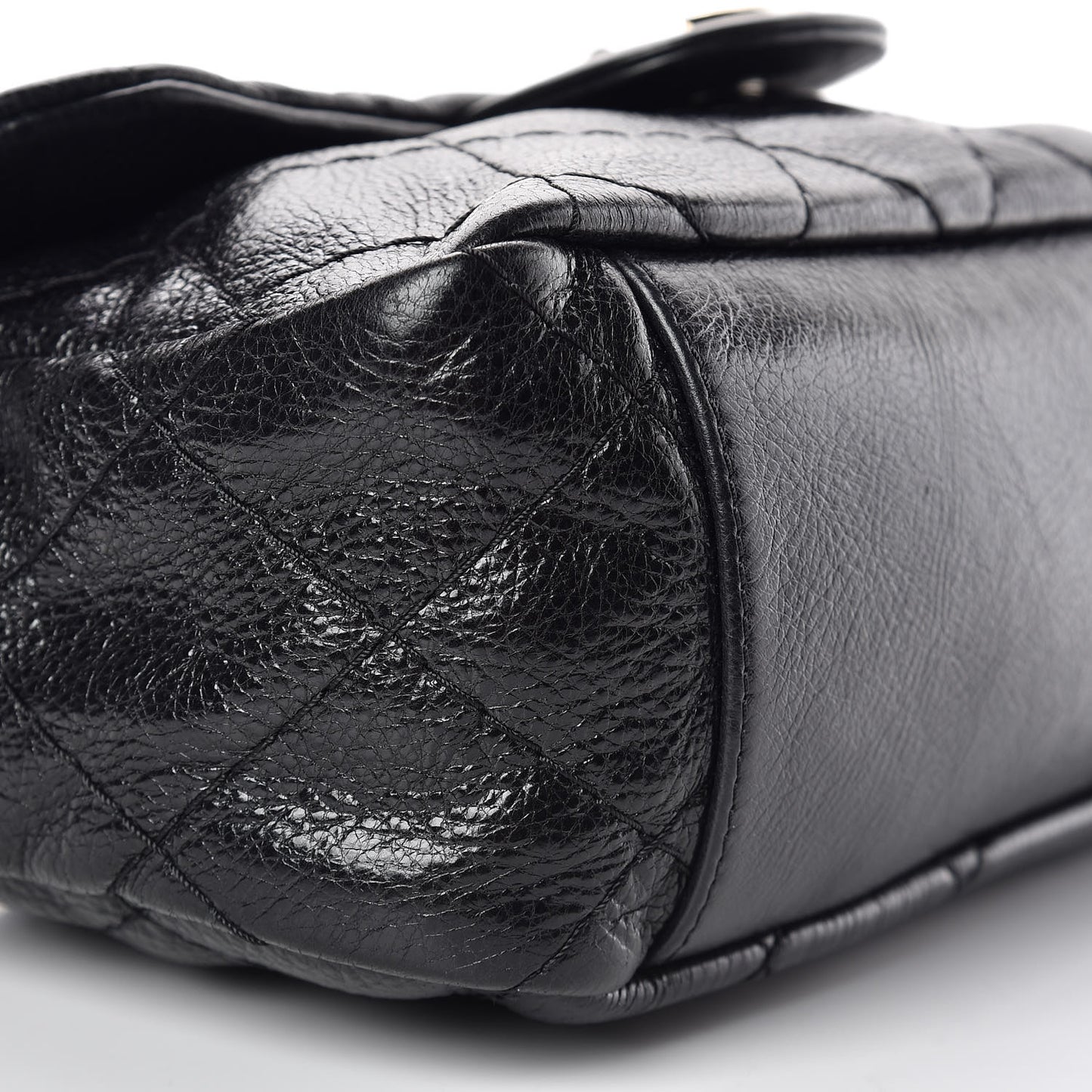 Glazed Calfskin Stitched On The Road Flap Black