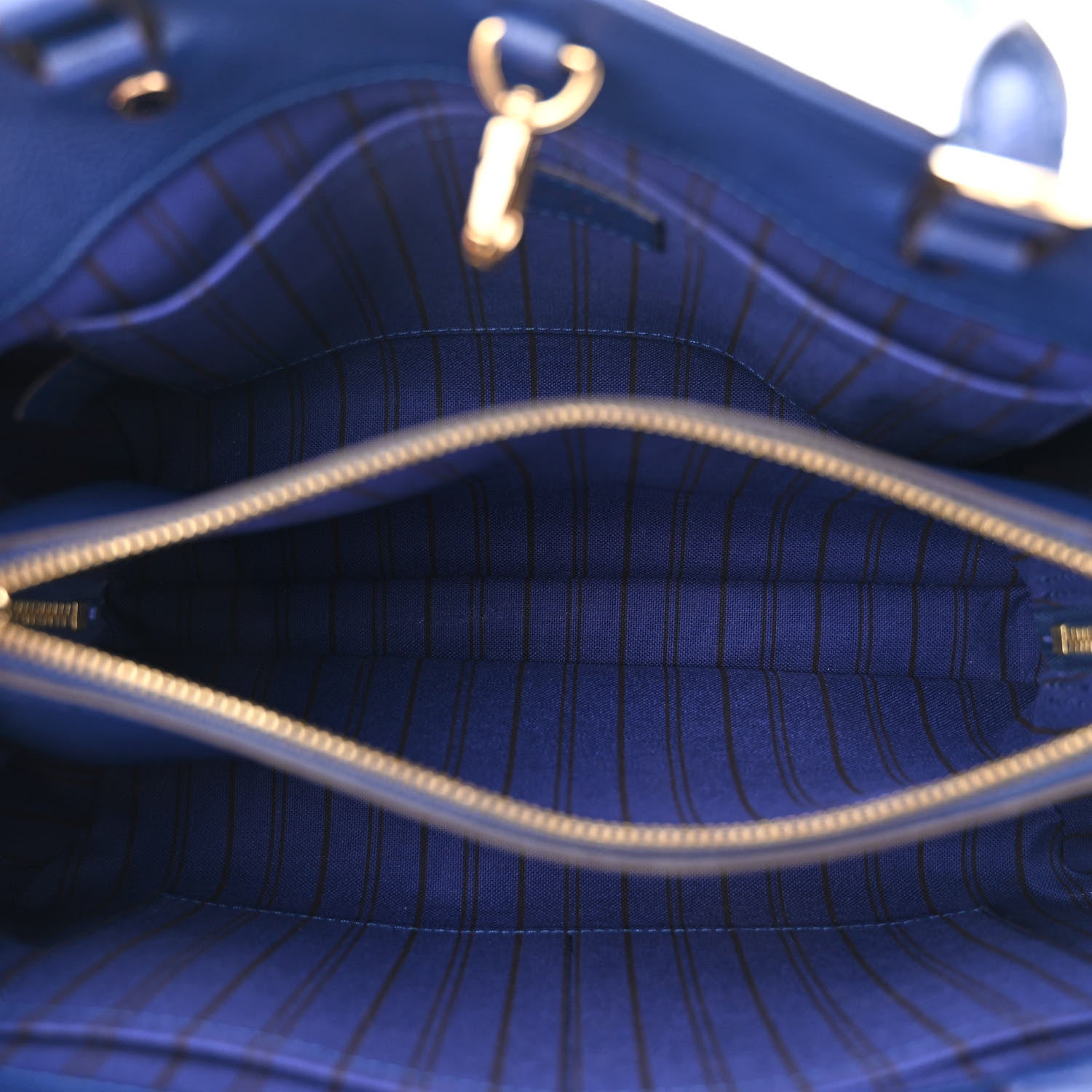 Louis Vuitton LOUIS VUITTON Empreinte Montaigne MM Iris 5 of 10
