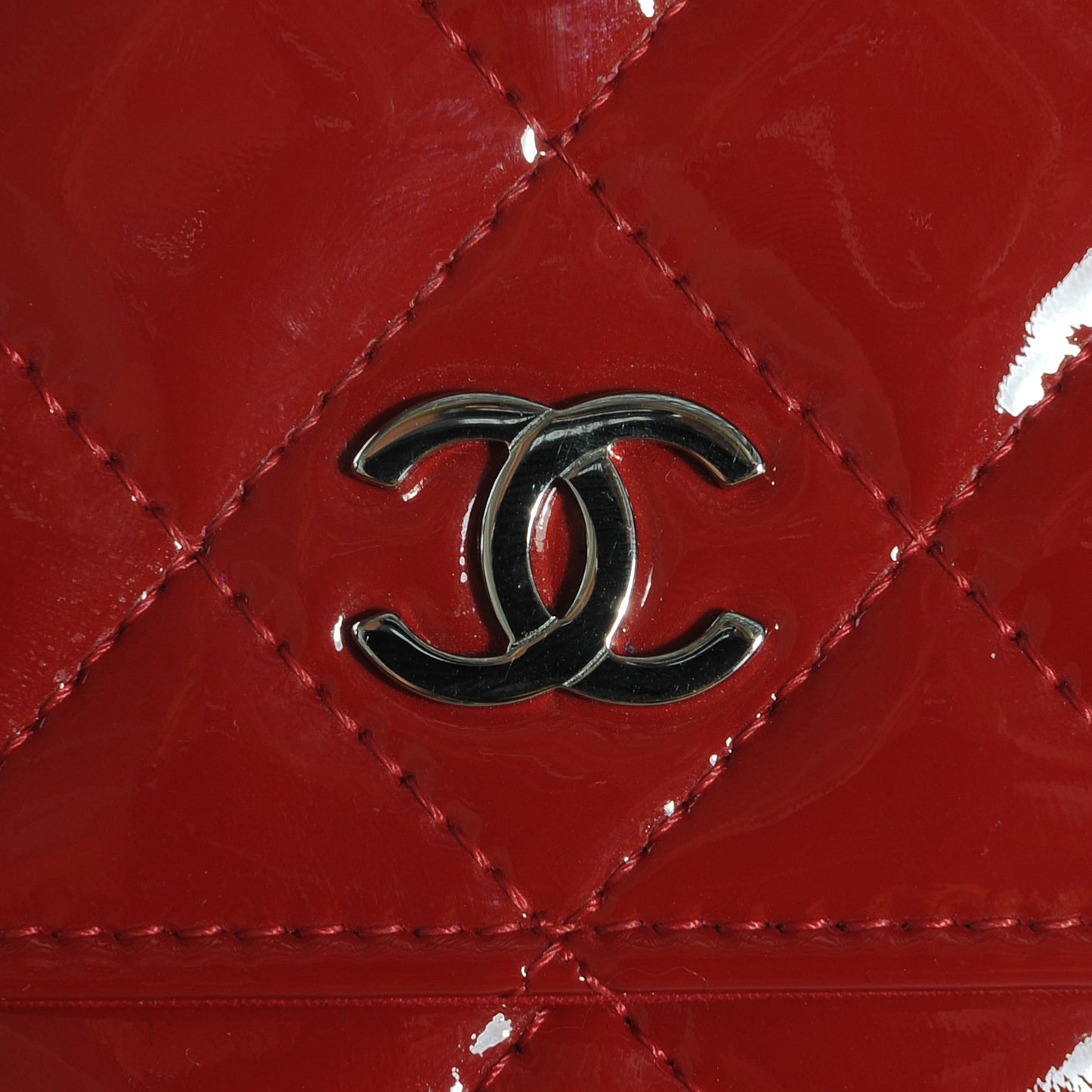 Patent Quilted Wallet On Chain WOC Red