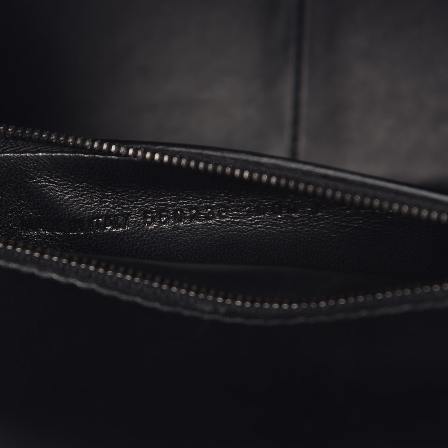 Shiny Goatksin Logo Embossed Monochrome M BB Round Shoulder Bag Black