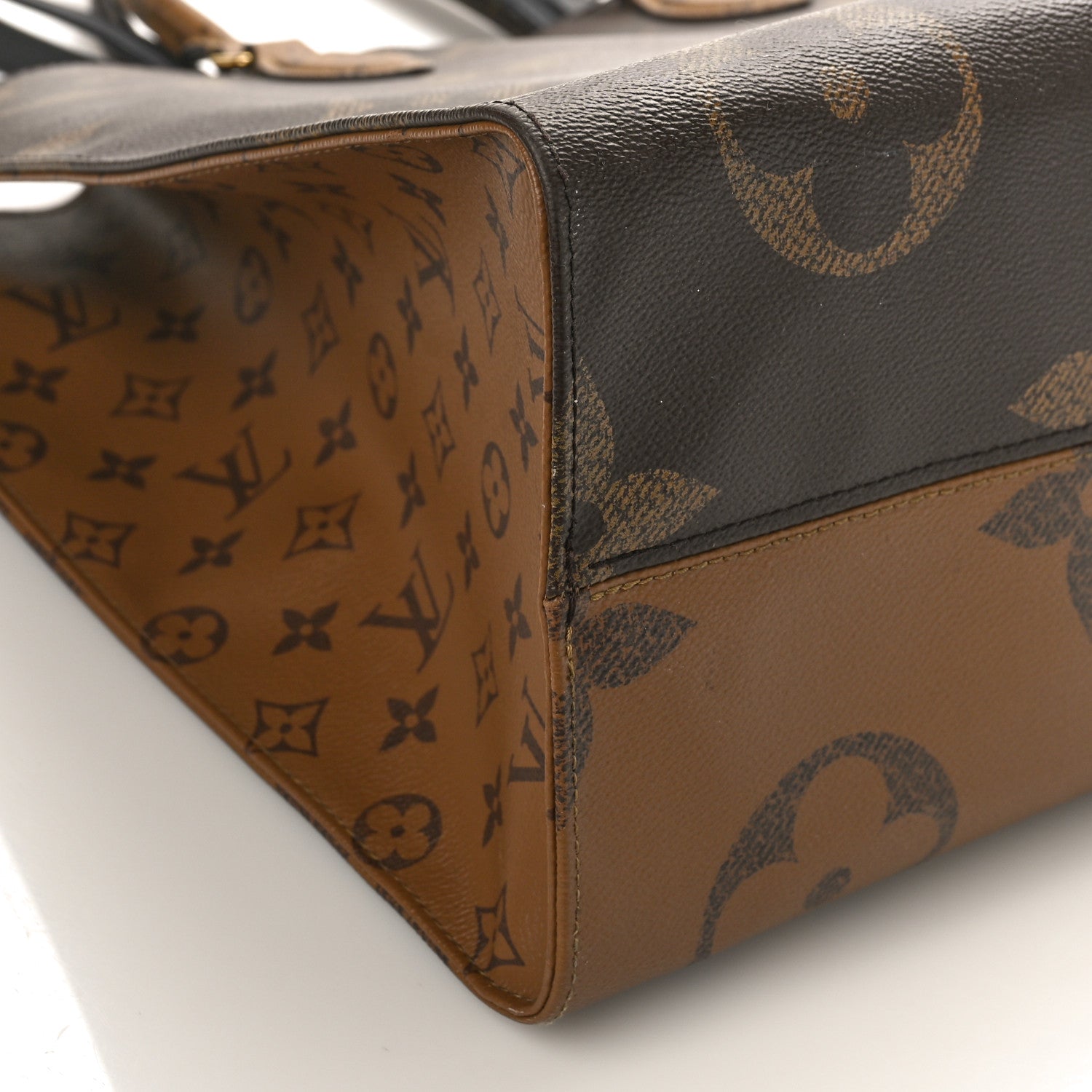 Louis Vuitton Reverse Monogram Giant Onthego GM 7 of 8