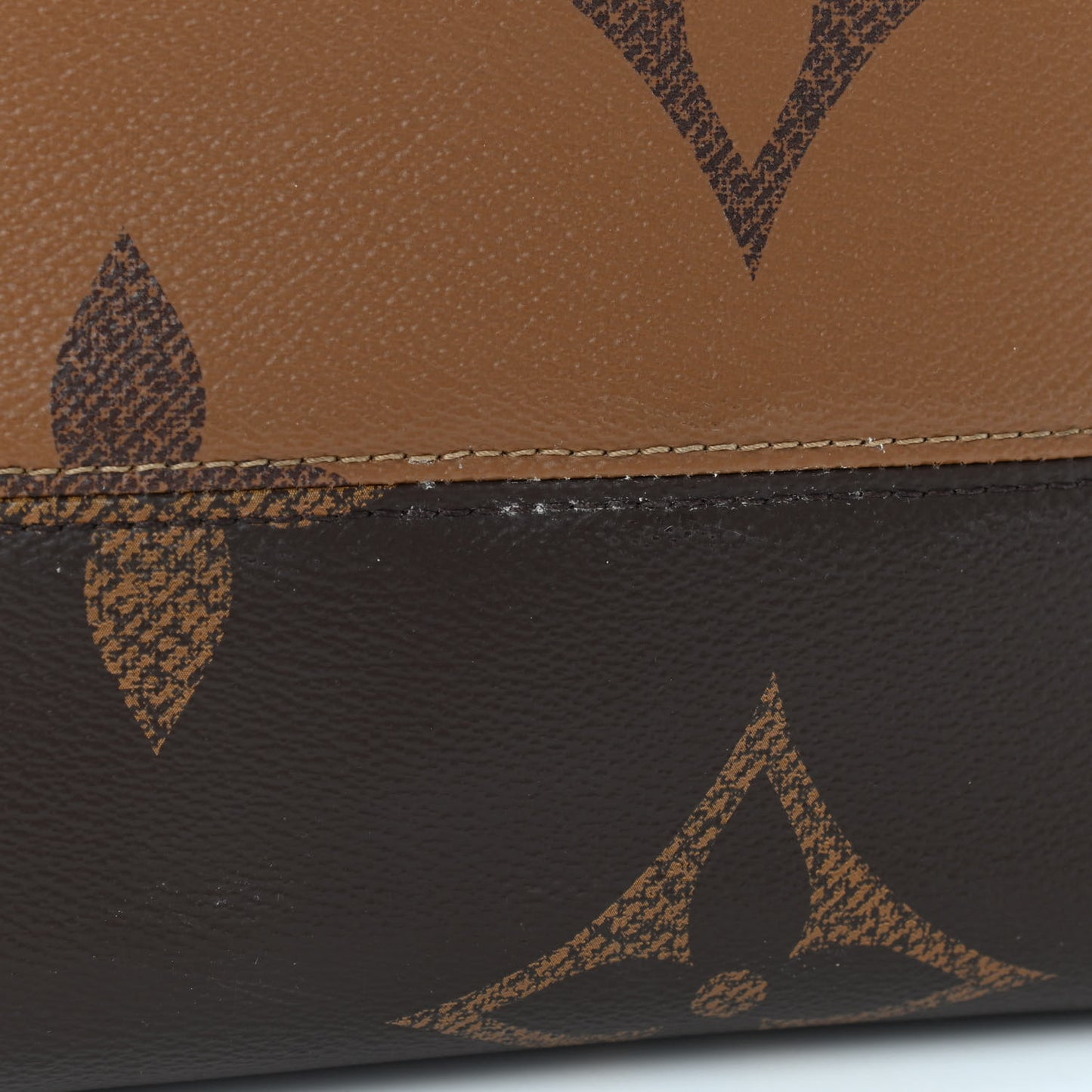 Reverse Monogram Giant Onthego MM