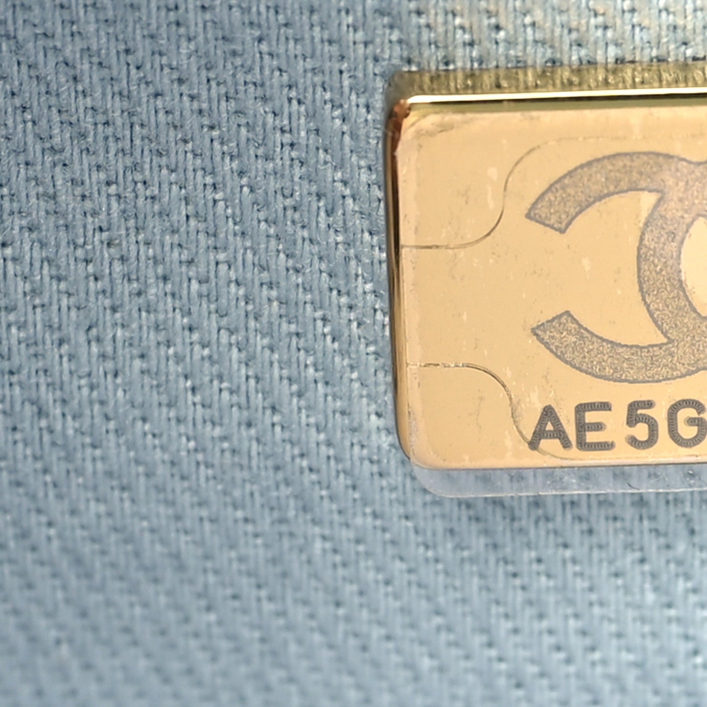 Caviar Quilted Medium Business Affinity Flap Light Blue