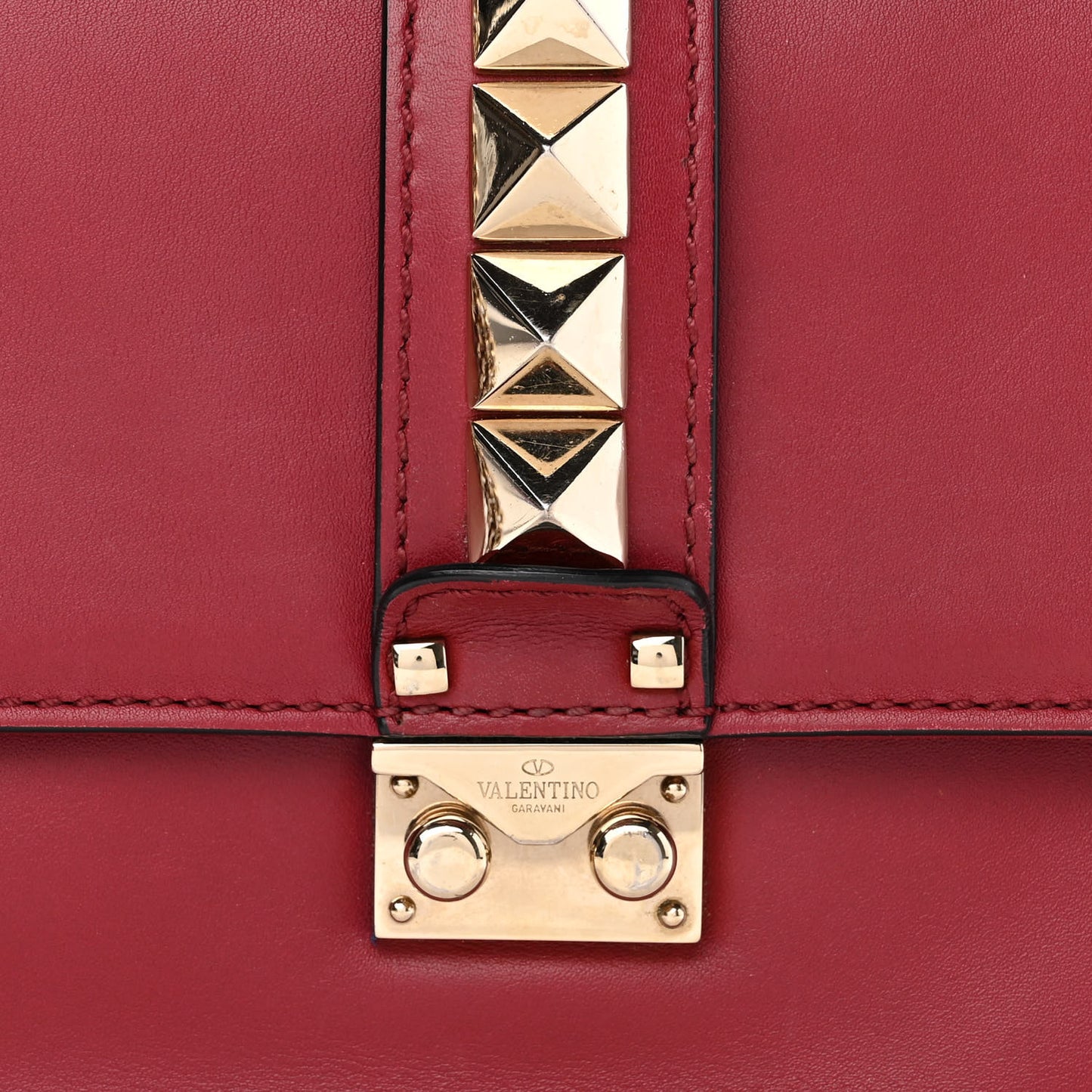 Vitello Medium Glam Lock Rockstud Flap Rubino