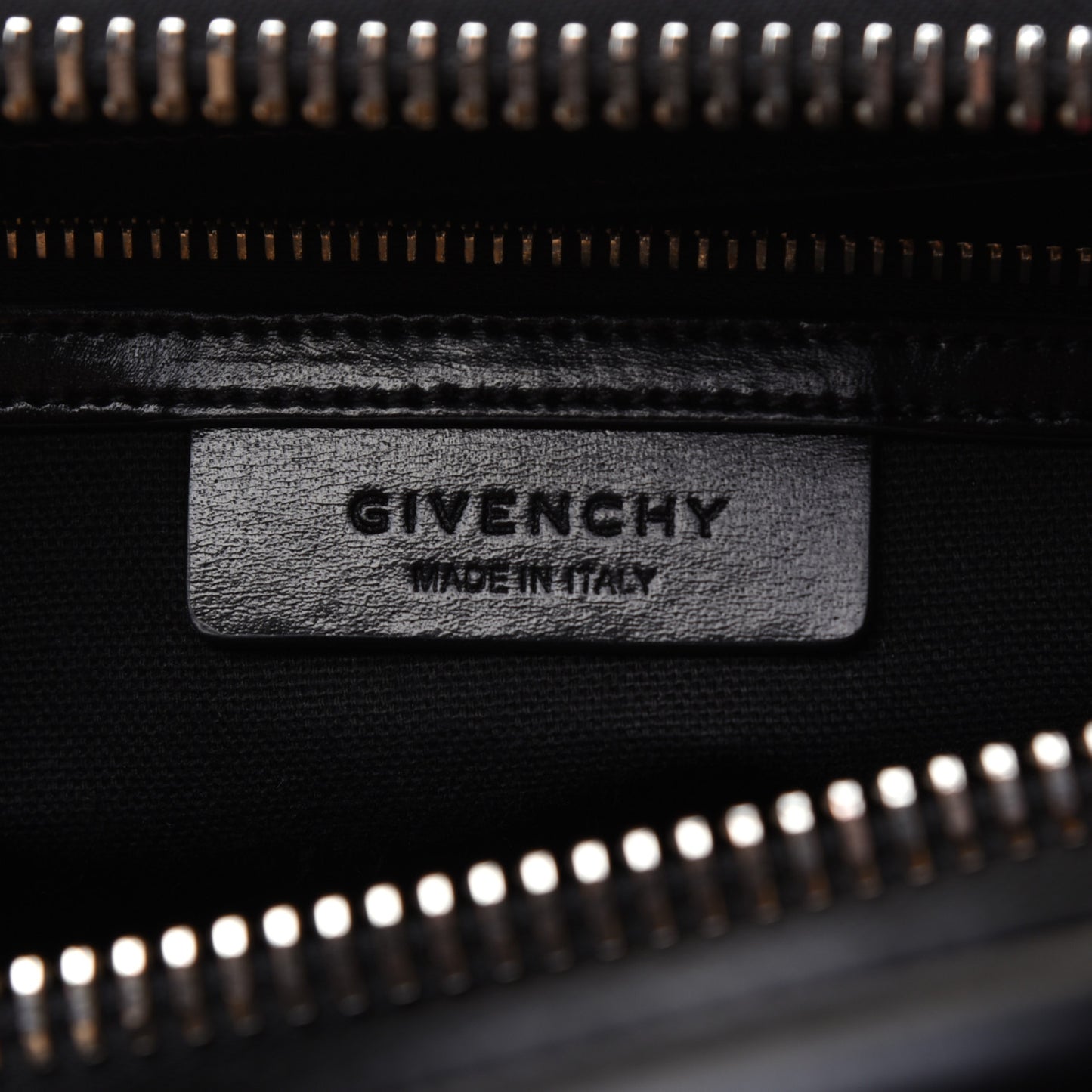 Shiny Lord Calfskin Small Antigona Black