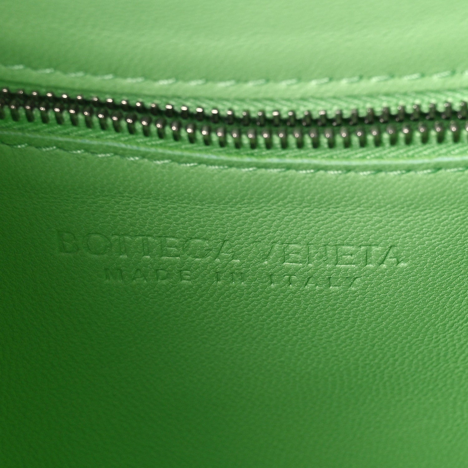 Bottega Veneta Nappa Maxi Intreccio Cassette Bag Pistachio 6 of 8