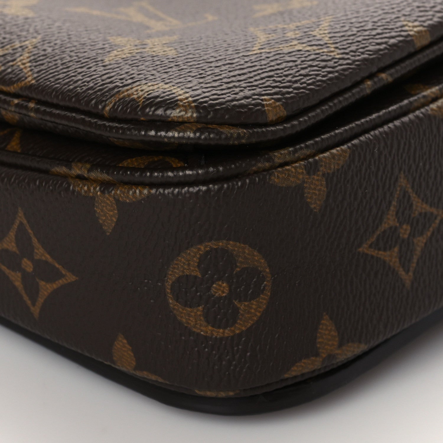 Louis Vuitton Monogram Pochette Metis 8 of 13