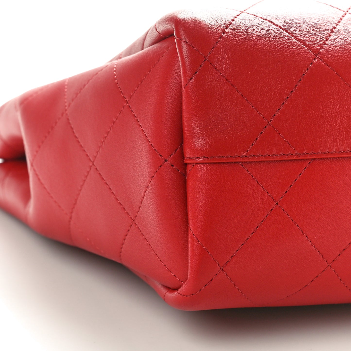 Bullskin Stitched Medium Shopping Bag Red