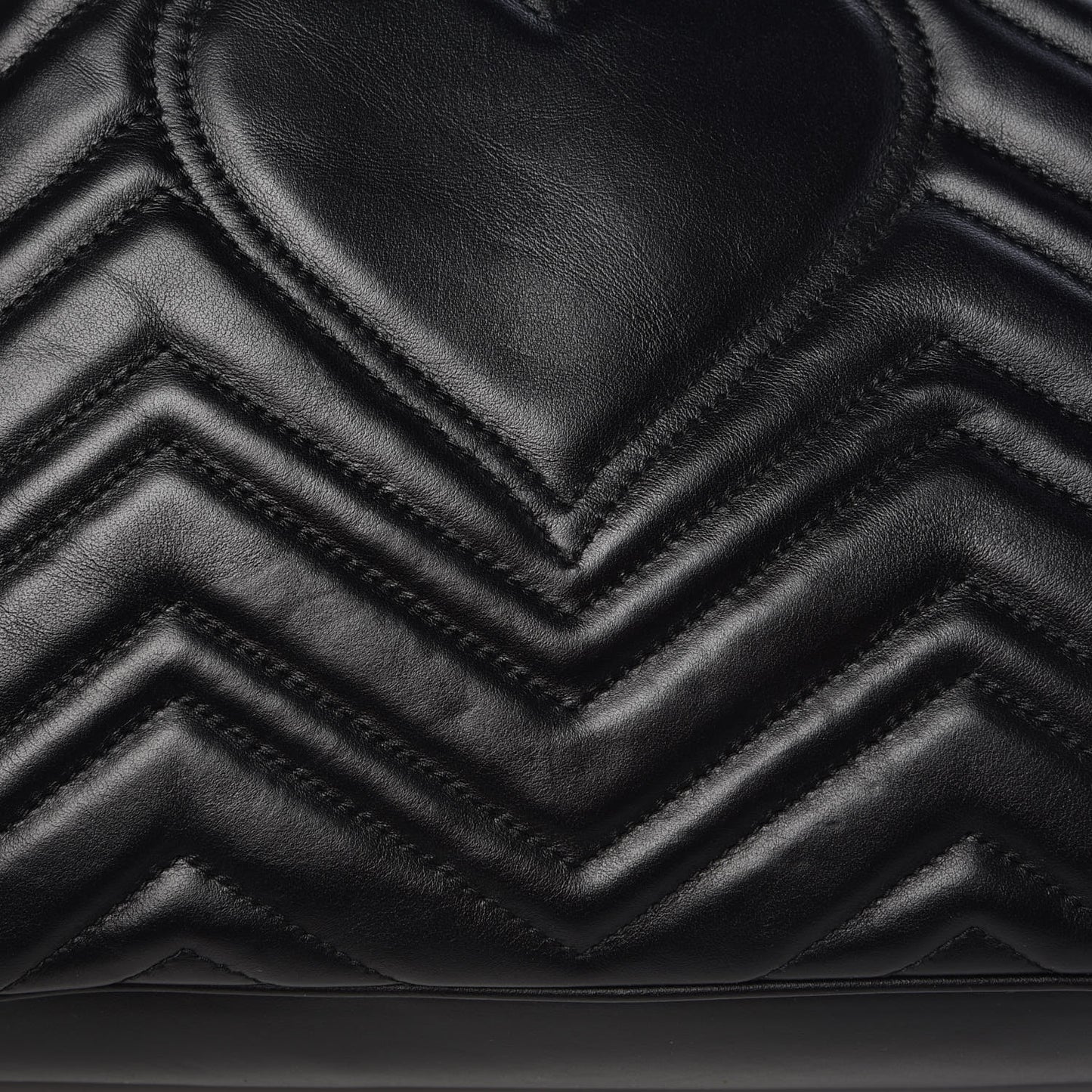 Calfskin Matelasse Large GG Marmont Shoulder Bag Black