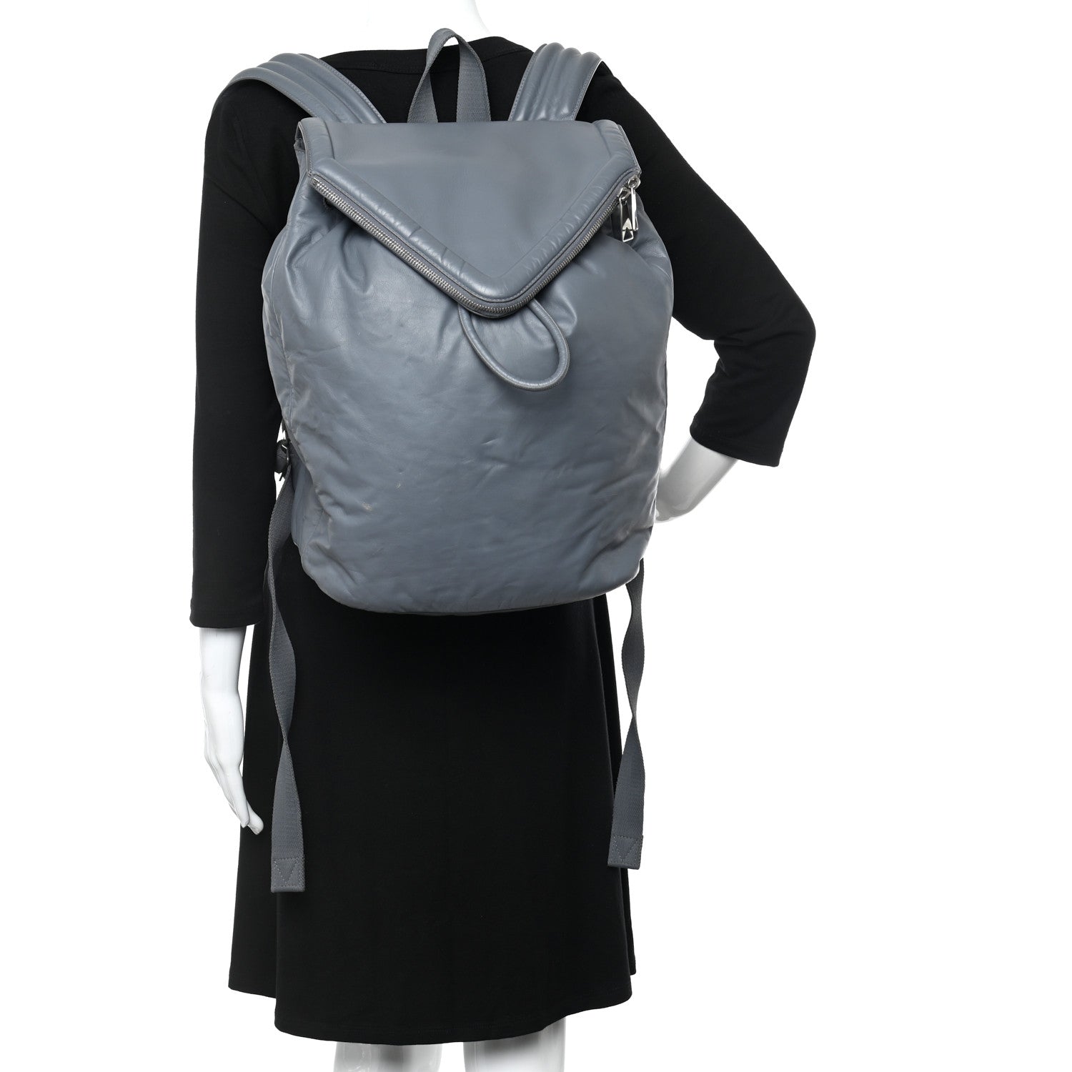 Bottega Veneta Calfskin Beak Backpack Grau 2 of 16