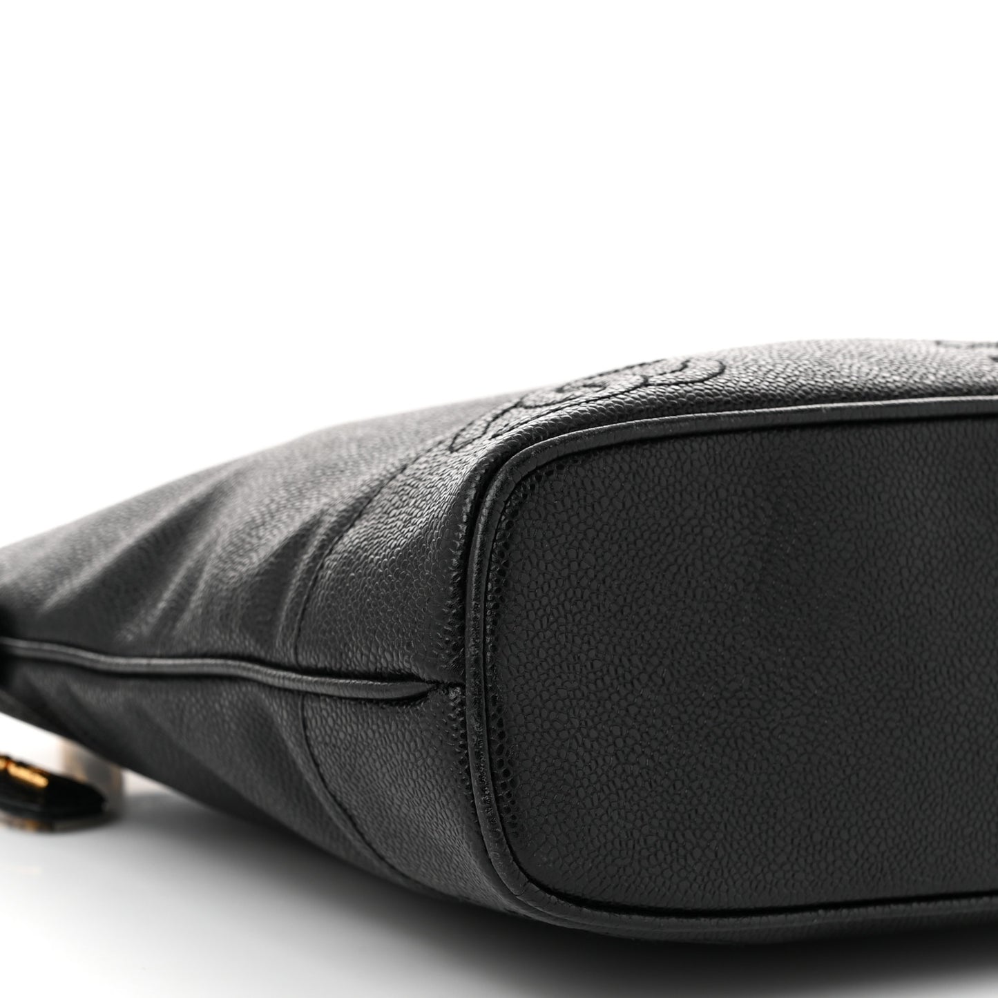 Caviar CC Shoulder Bag Black