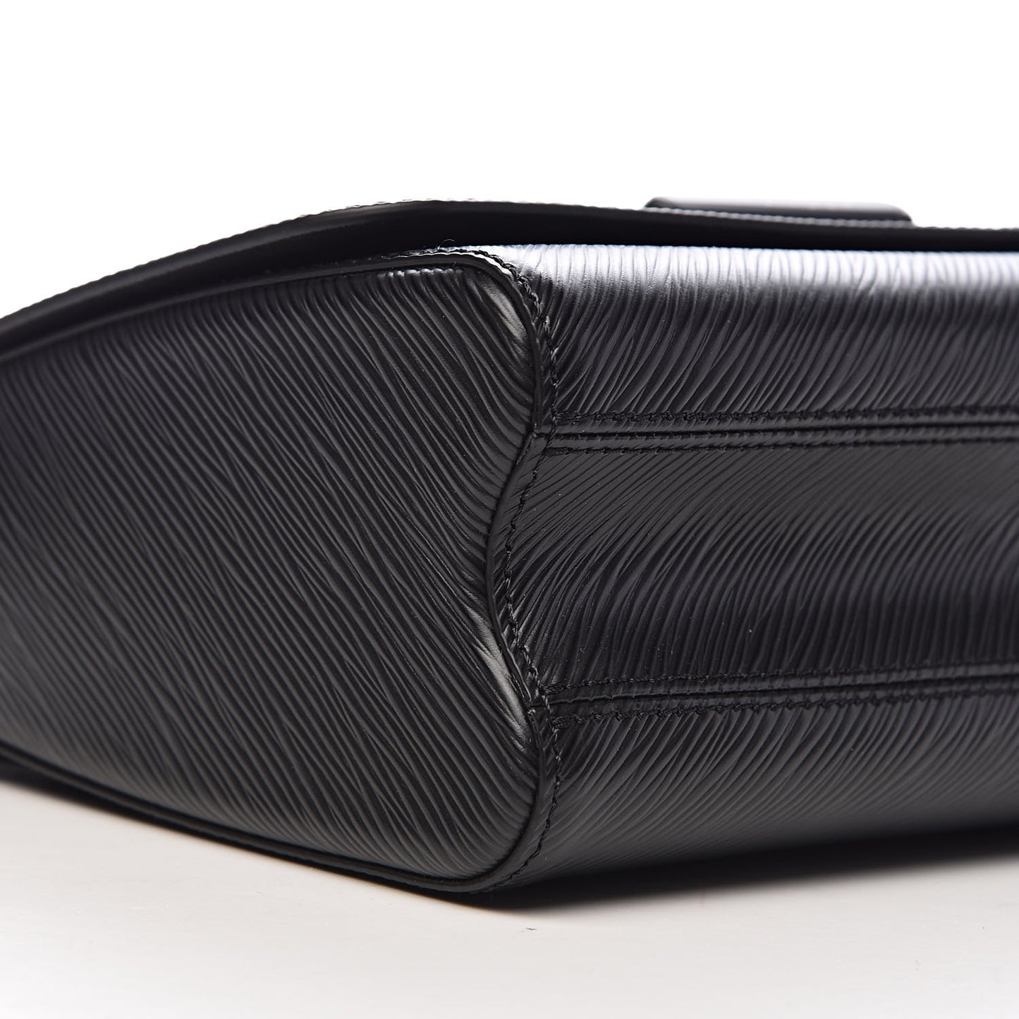 Epi Twist Shoulder Bag MM Matte Black