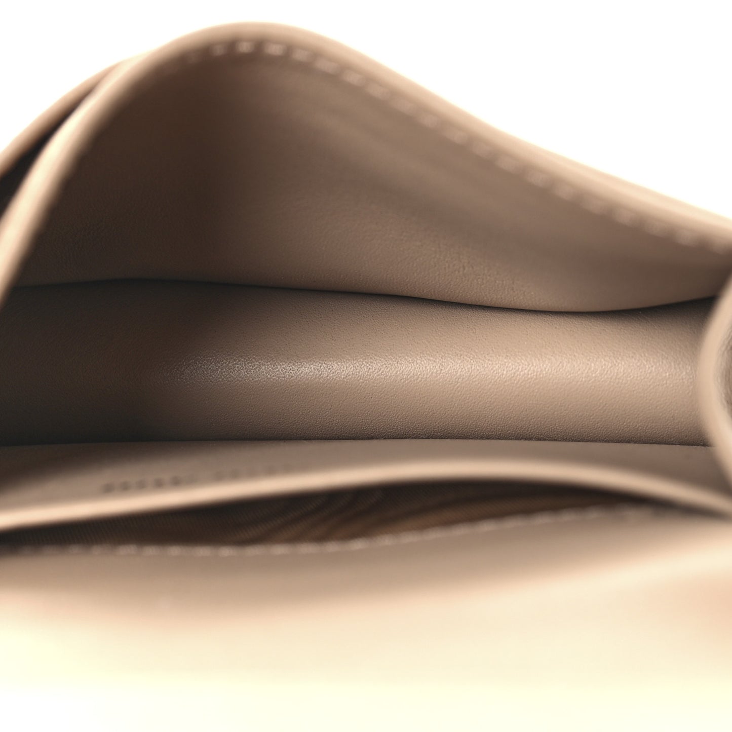 Nappa Softy Padded Flap Card Holder Cammeo