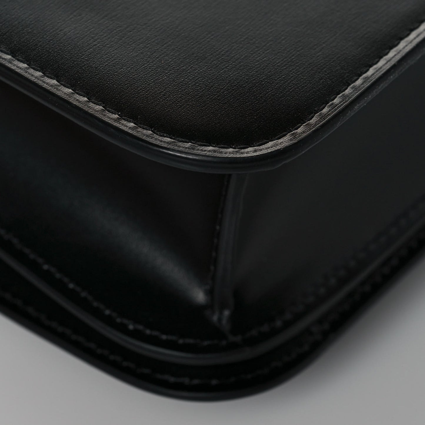 Box Calfskin Small Classic Box Flap Bag Black