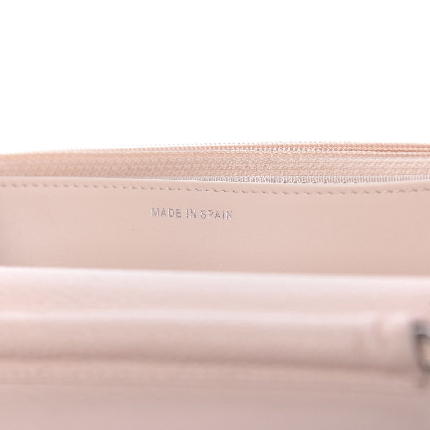 Caviar Quilted Wallet On Chain WOC Light Pink