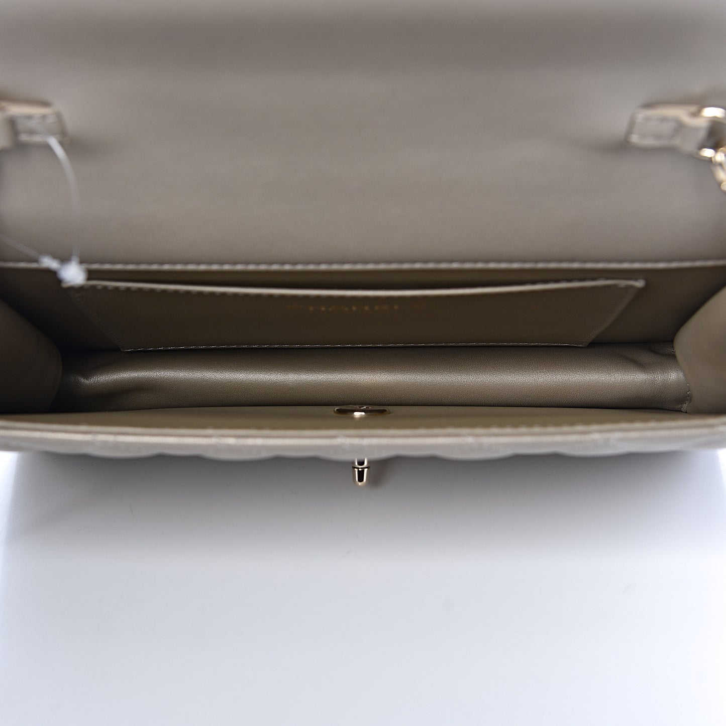 Lambskin Quilted Fantasy Pearl Flap Light Gold