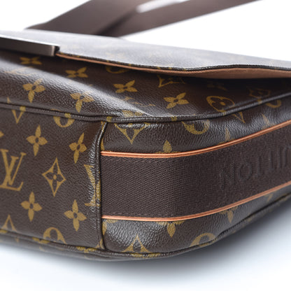 Louis Vuitton Monogram Beaubourg MM Messenger Bag 9 of 10