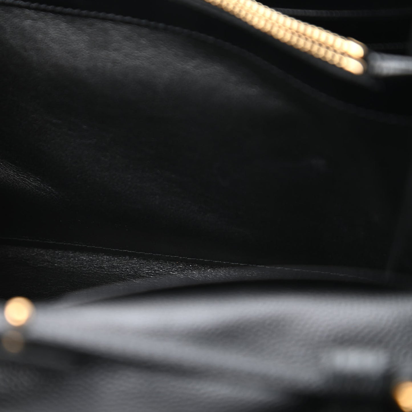 Grain De Poudre Matelasse Chevron Monogram Chain Wallet Black