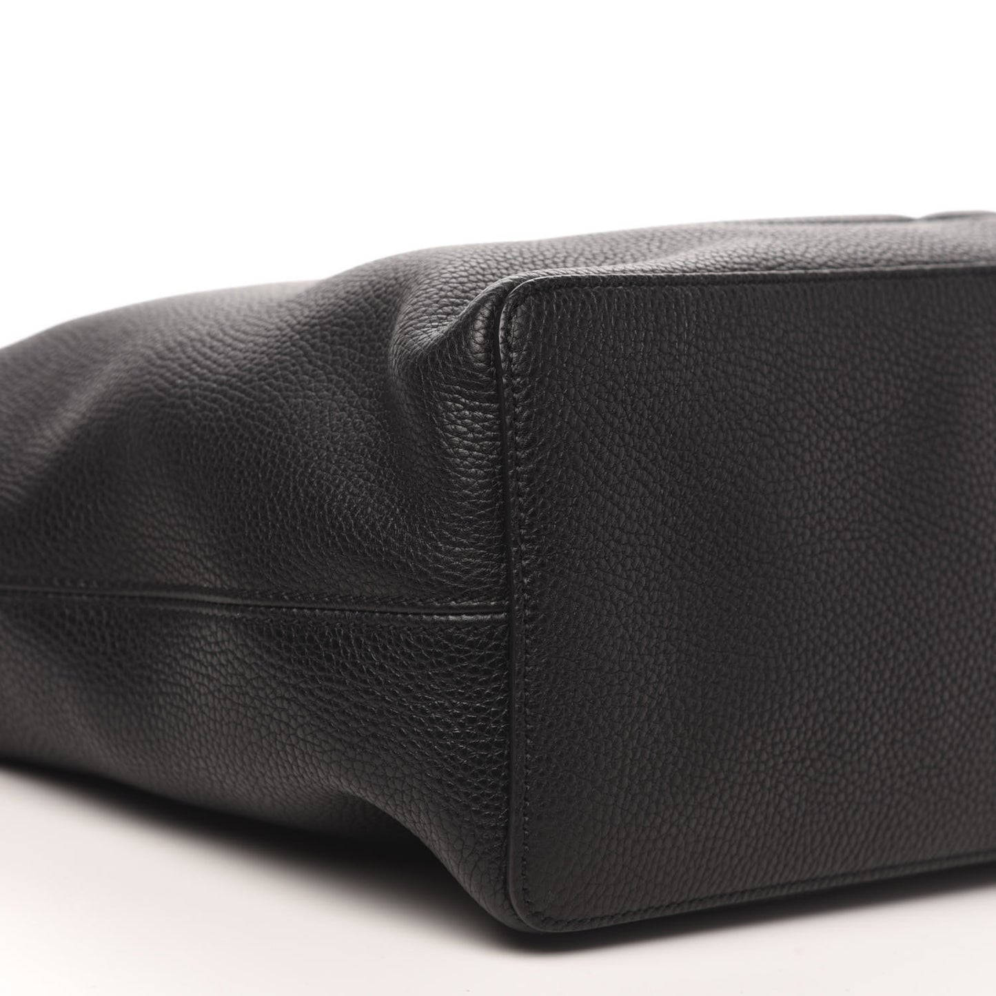 Pebbled Calfskin Large Soho Hobo Black