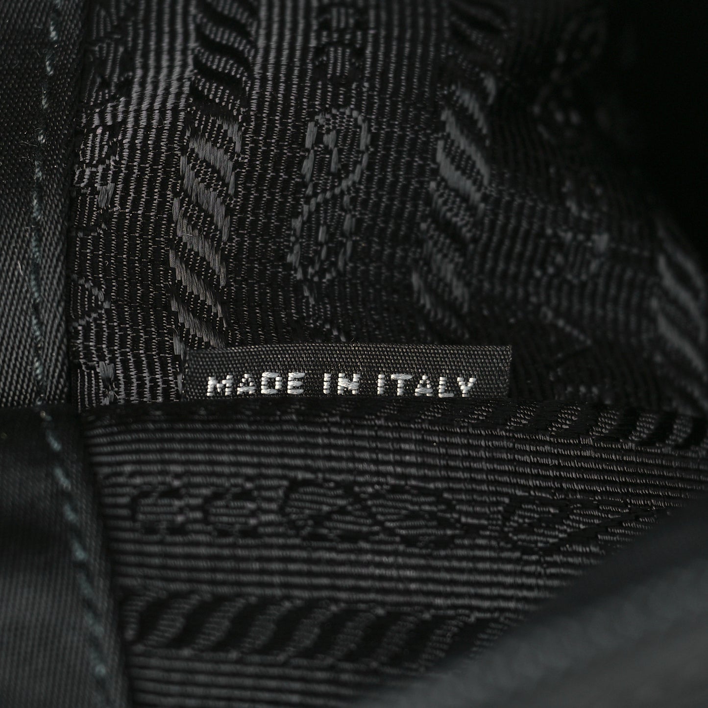 Tessuto Nylon Saffiano Logo Messenger Bag Black