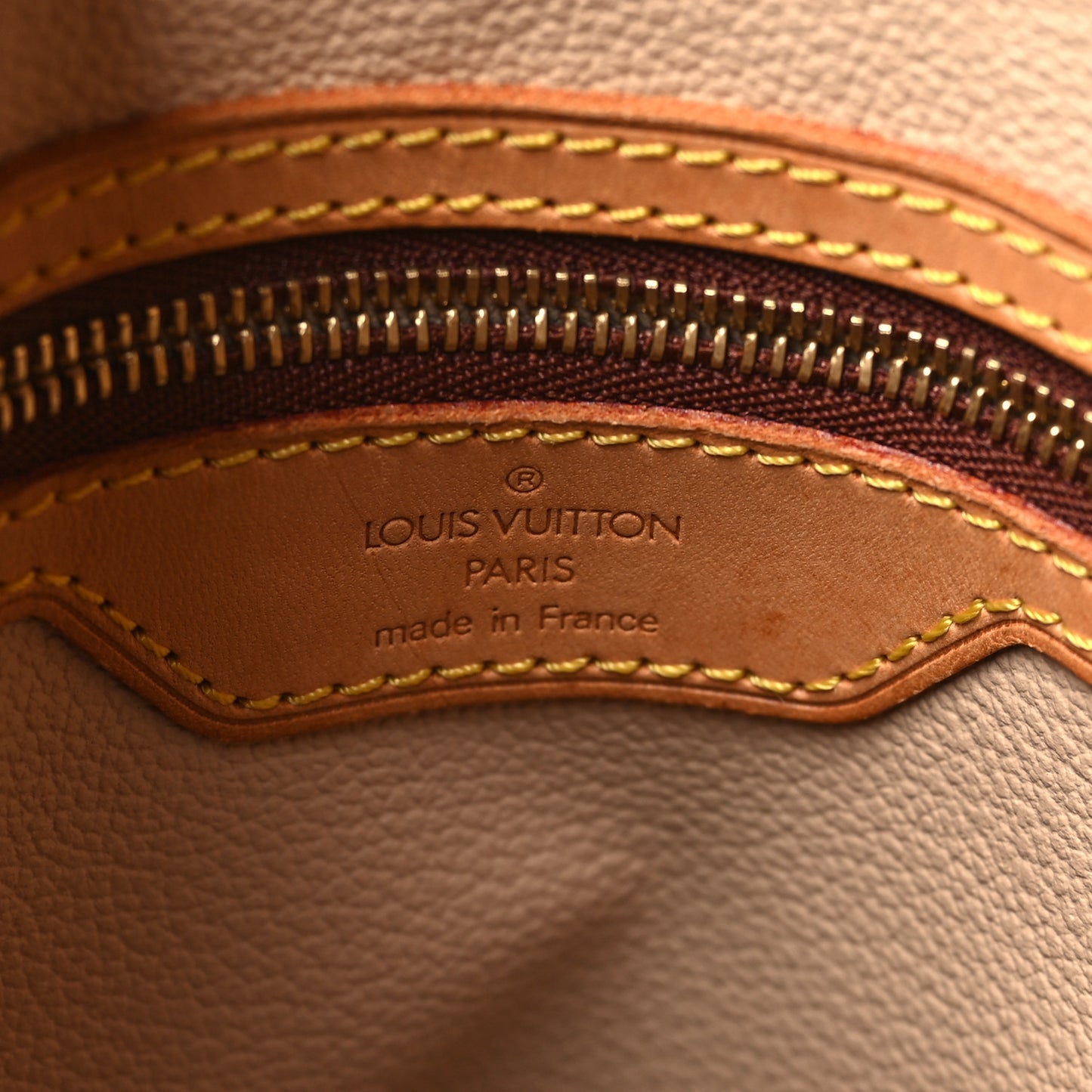 Monogram Petit Bucket 23