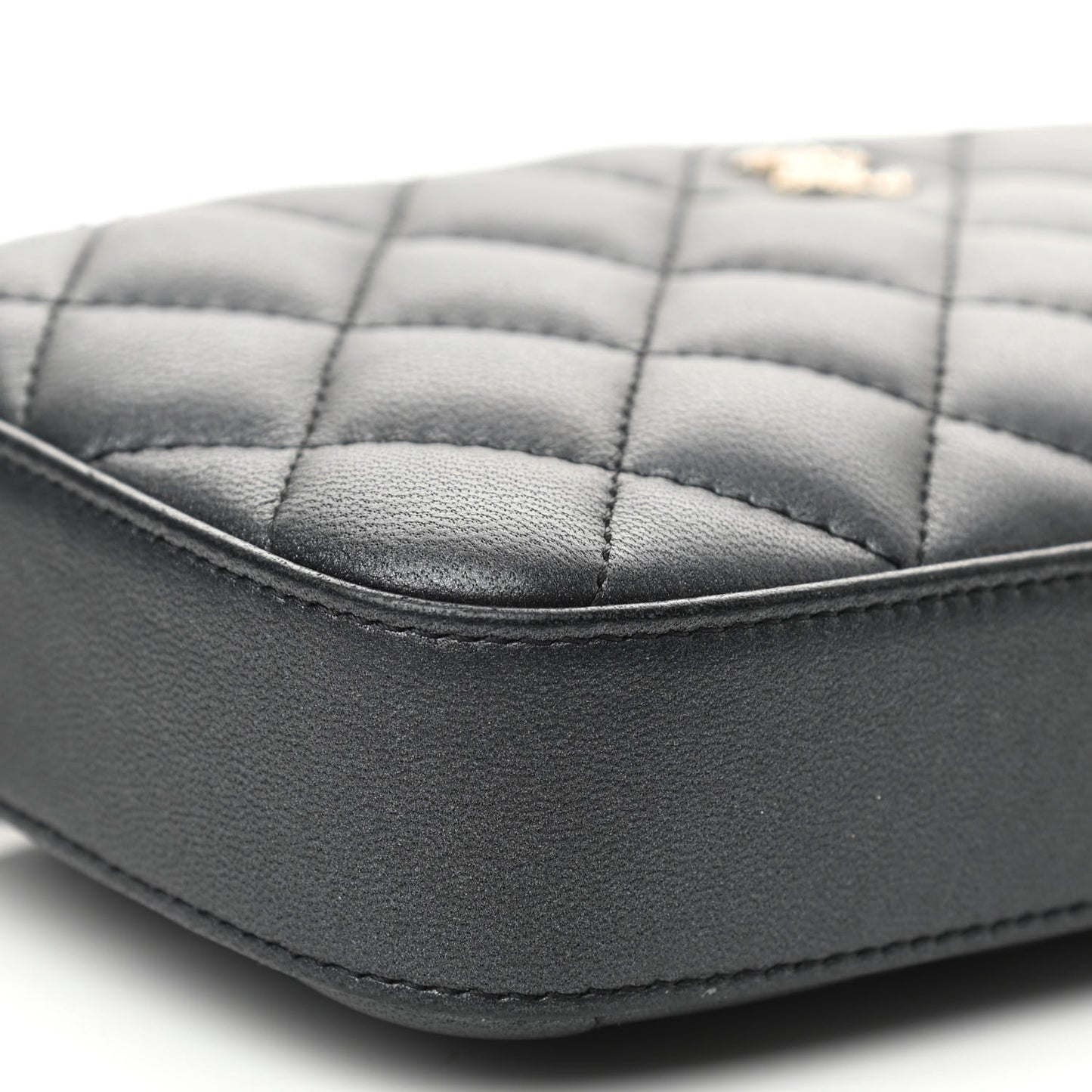 Iridescent Lambskin Quilted Pearl Clutch With Chain Black