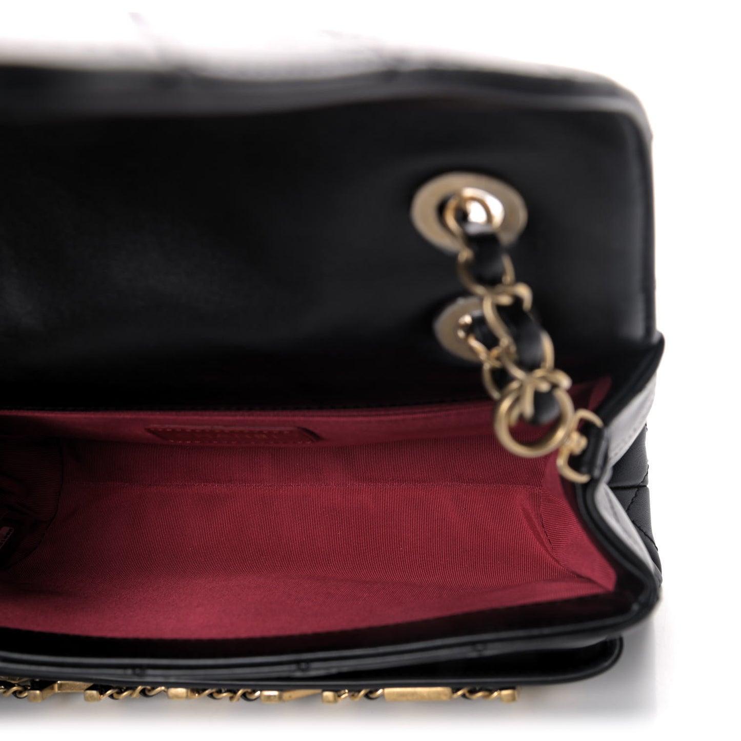 Calfskin Quilted Enchained Flap Black