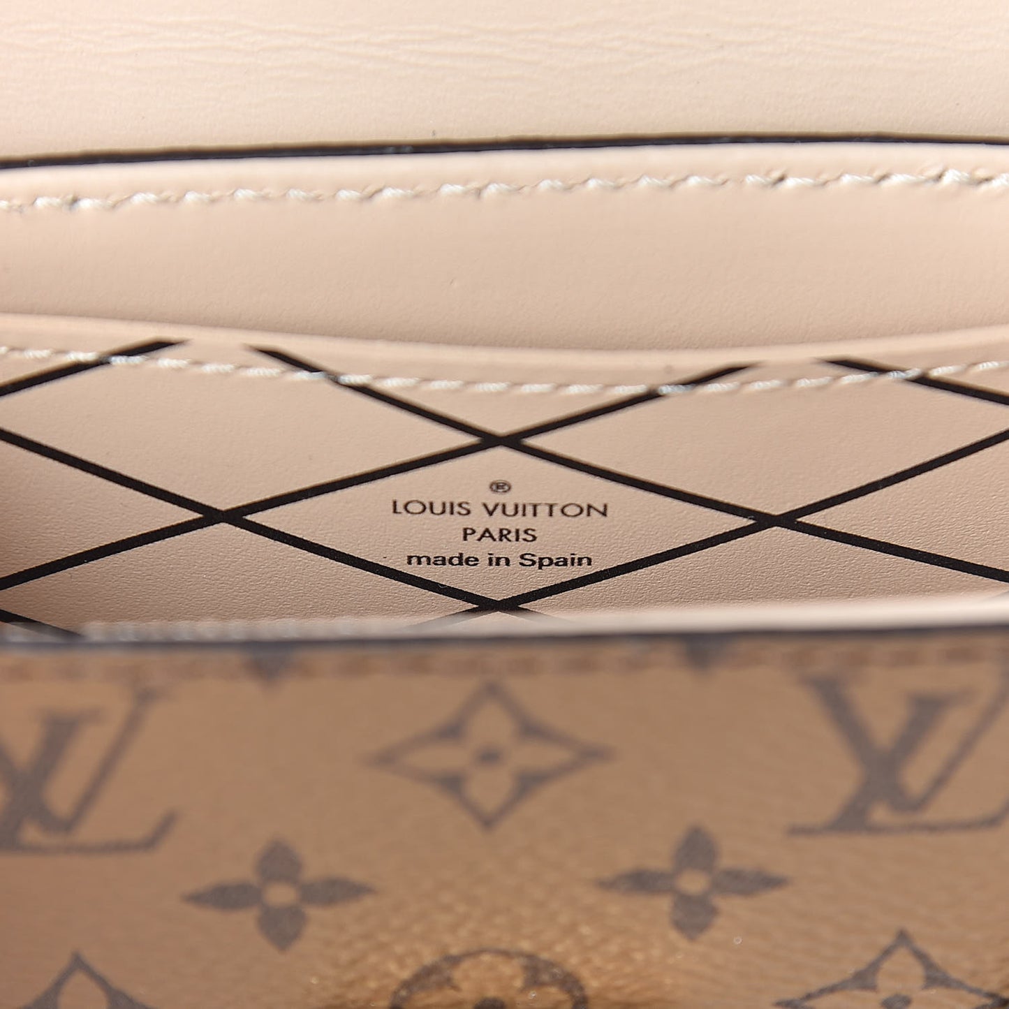 Reverse Monogram Essential Trunk NM