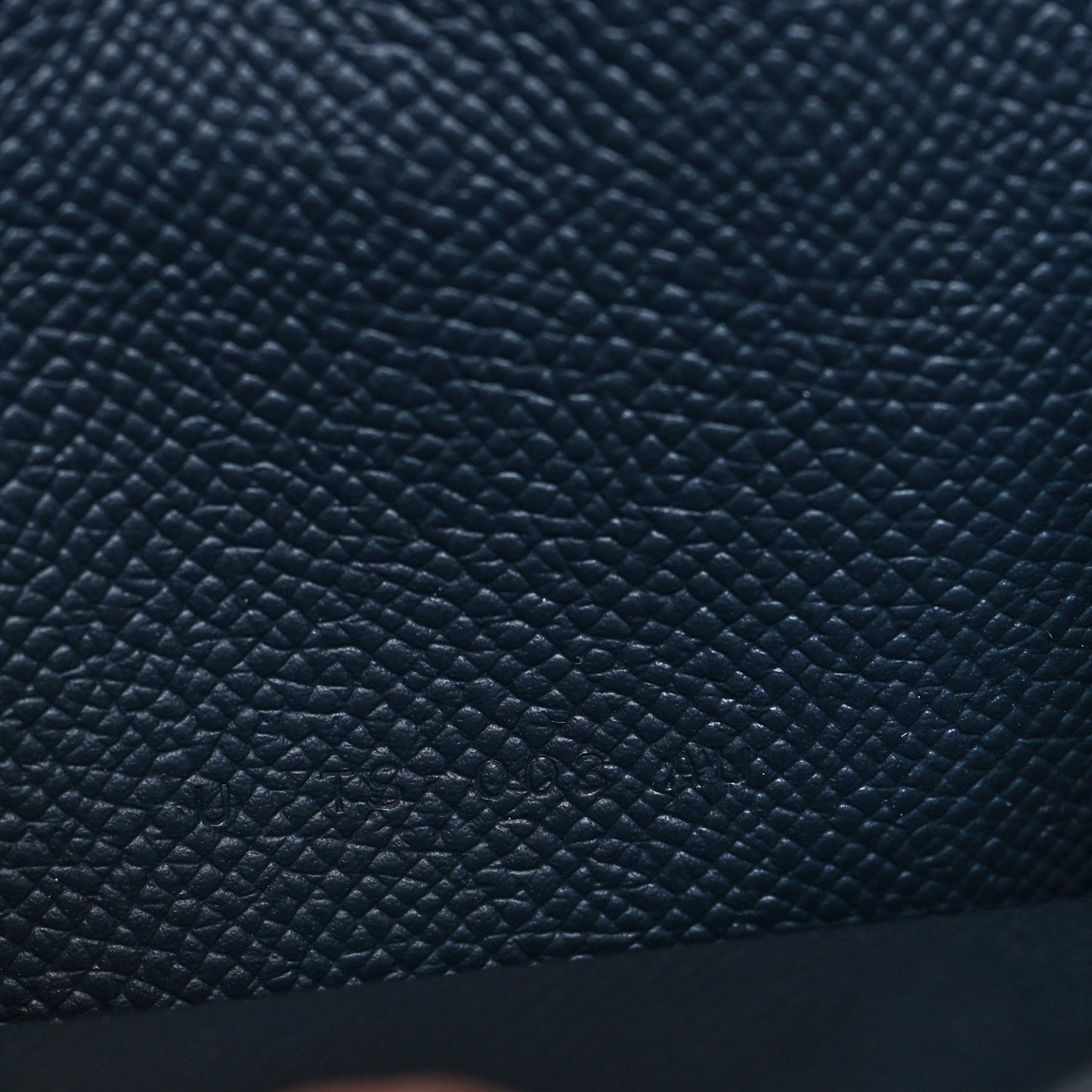 Epsom Kelly Pocket Compact Wallet Bleu Indigo