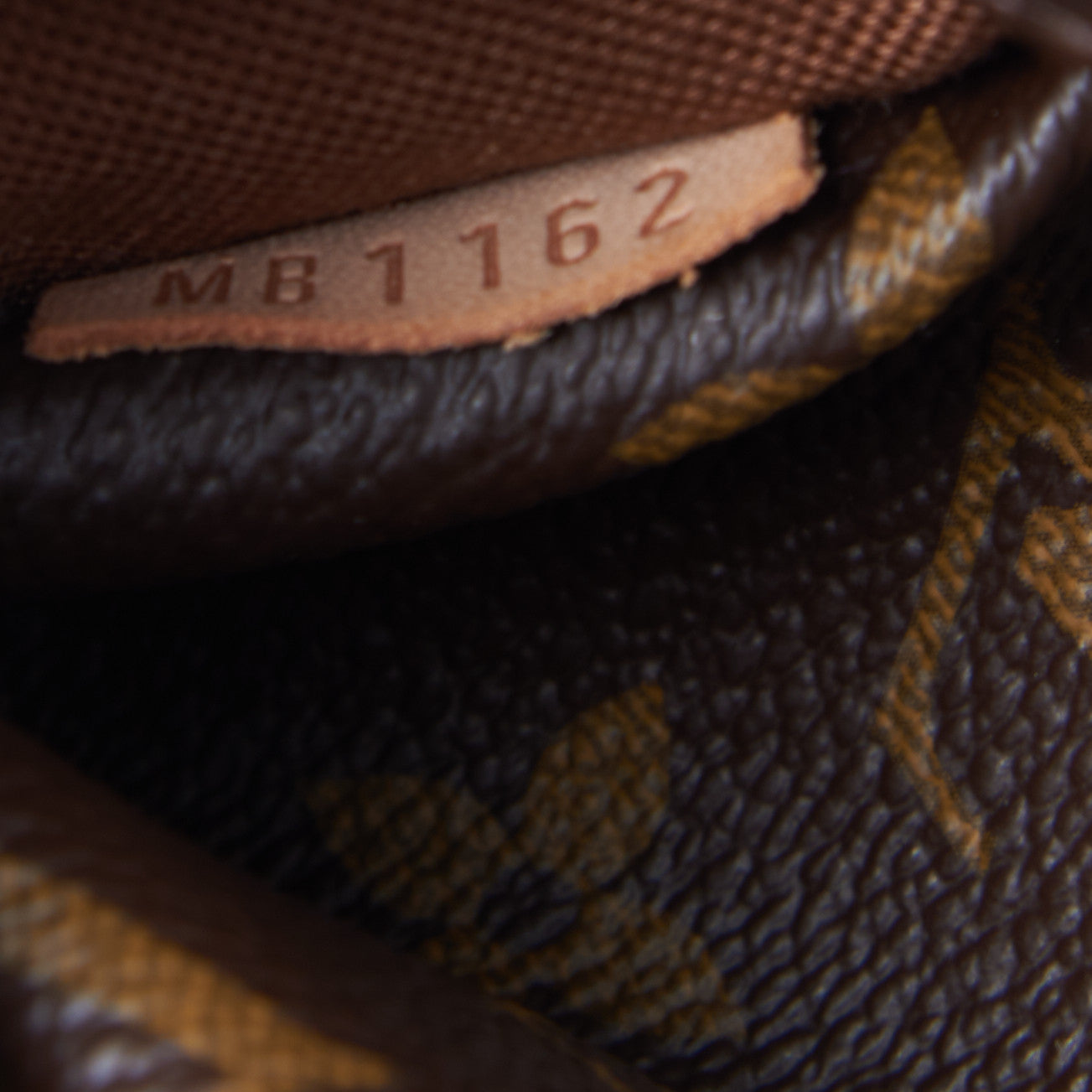 Louis Vuitton Monogram Totally MM 8 of 8