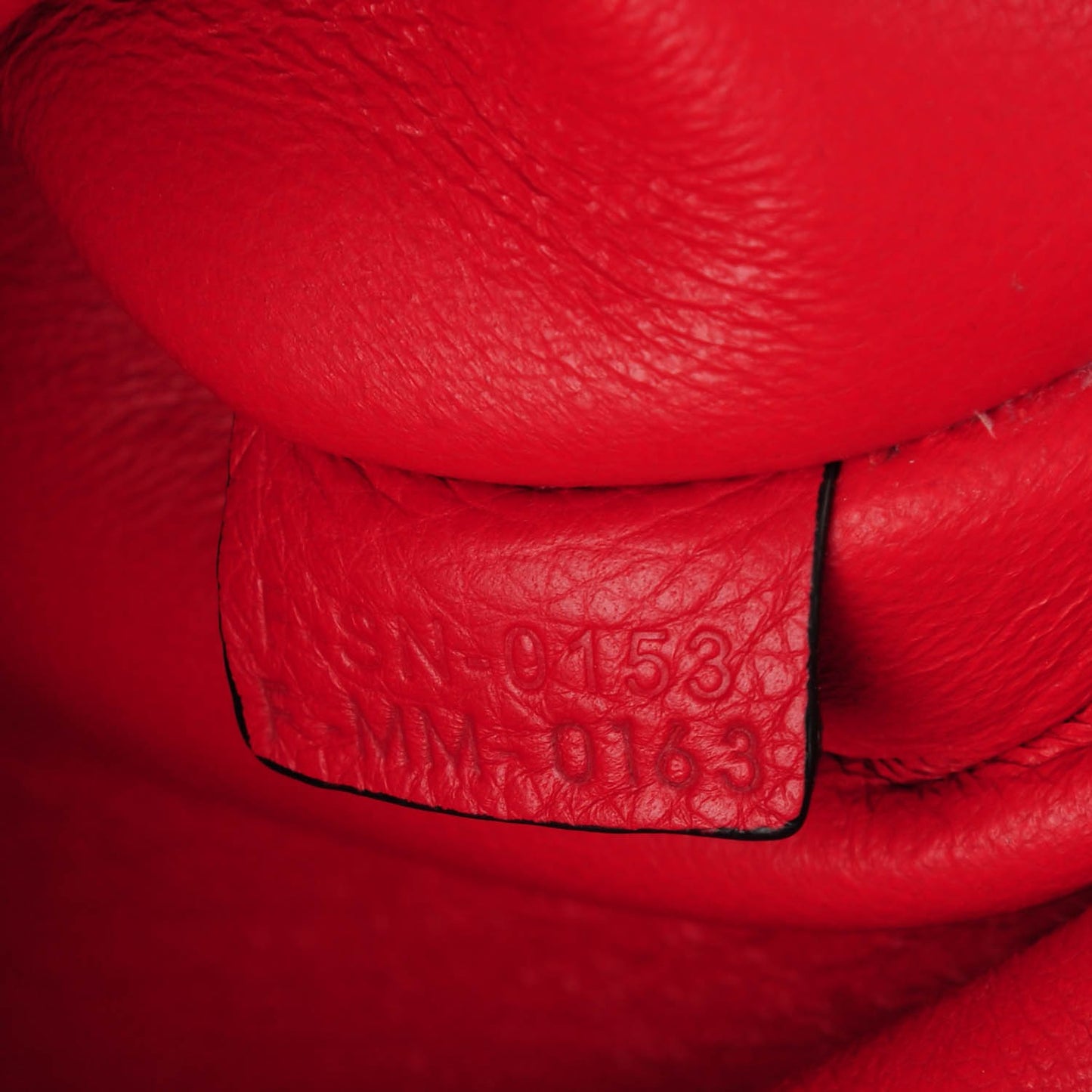 Drummed Calfskin Suede Medium Trapeze Coquelicot