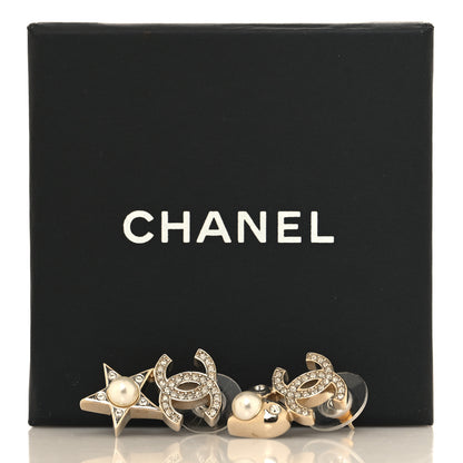 Chanel Crystal Pearl Charming Winter CC Star Heart Earrings Gold 5 of 5