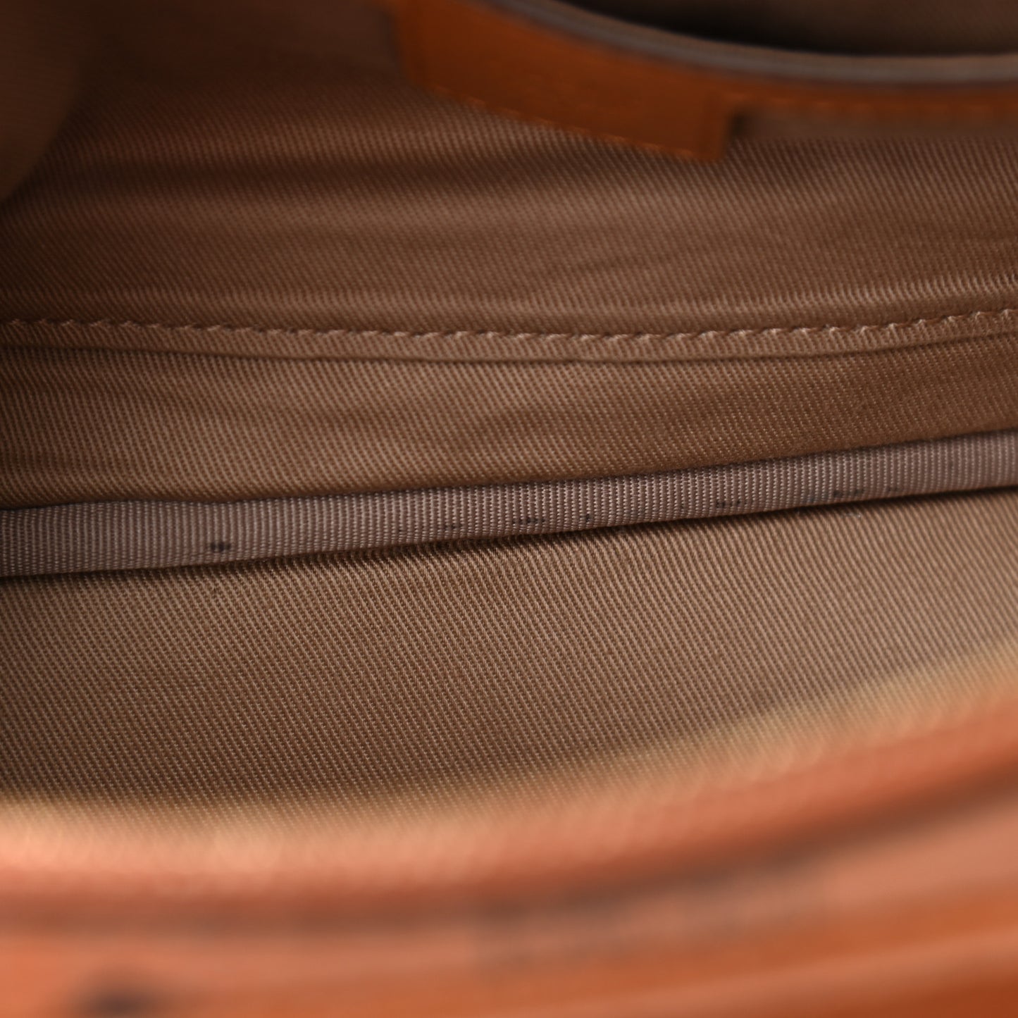Visetos Klassik Crossbody Bag Cognac