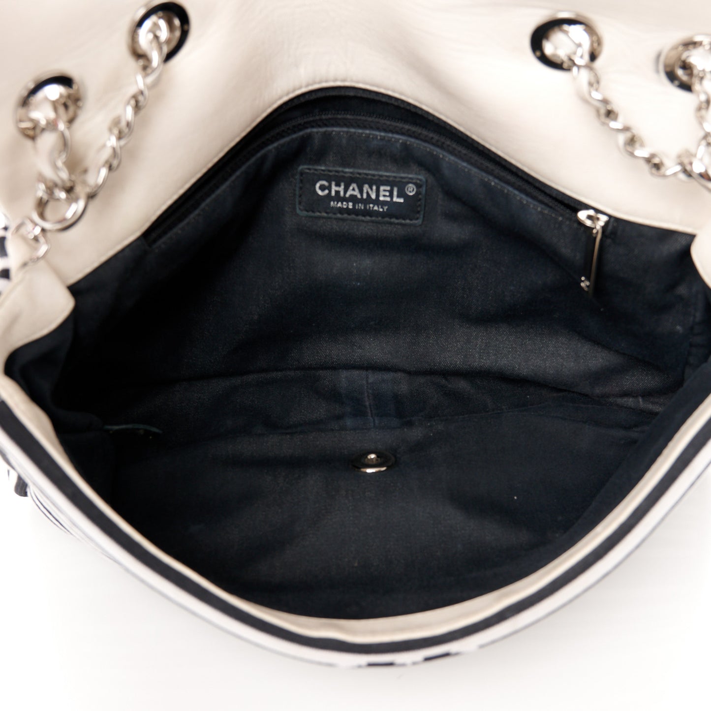 Mixed Fibers Lambskin Venise Biarritz Flap Bag Black White