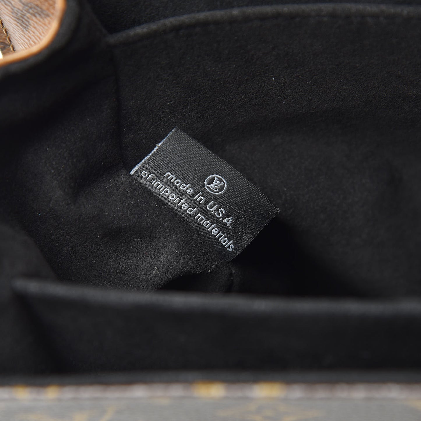 Reverse Monogram Pochette Metis
