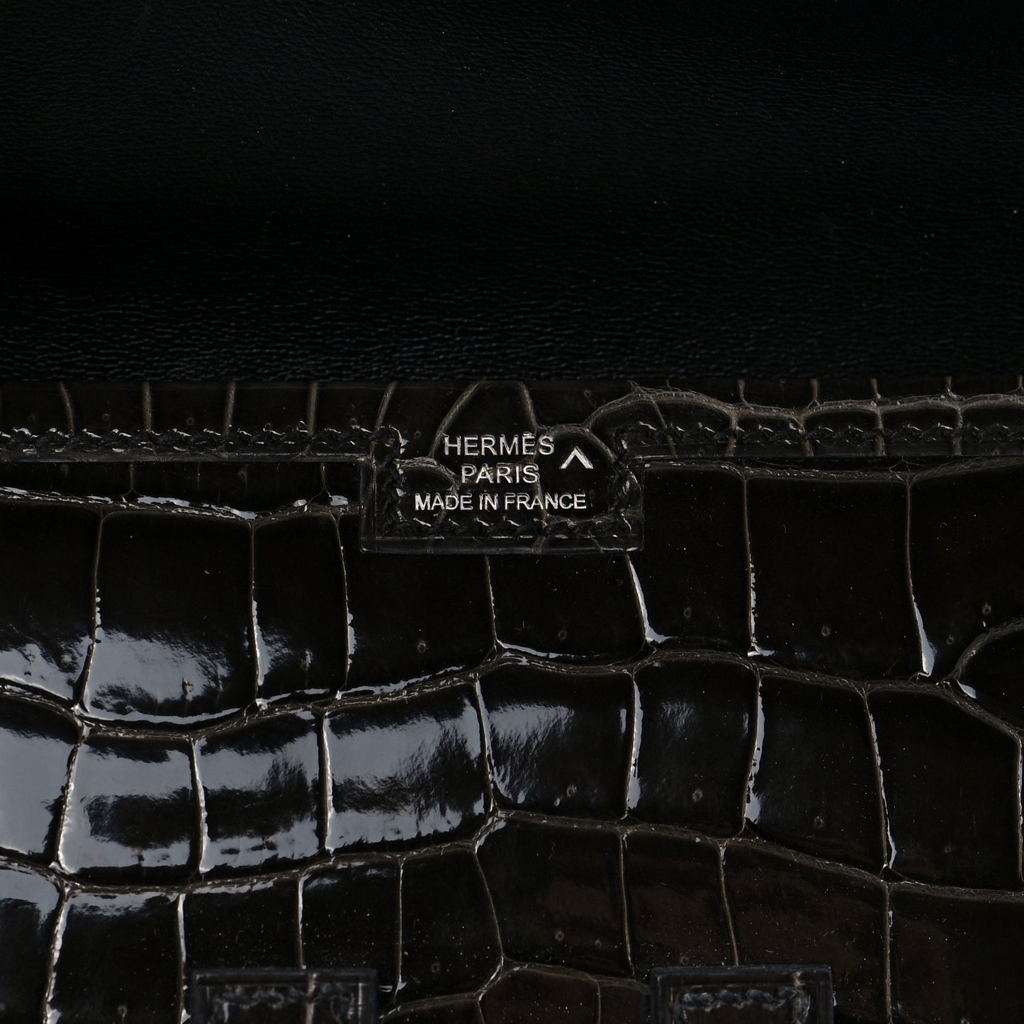 Shiny Porosus Crocodile Jige Elan 29 Clutch Graphite