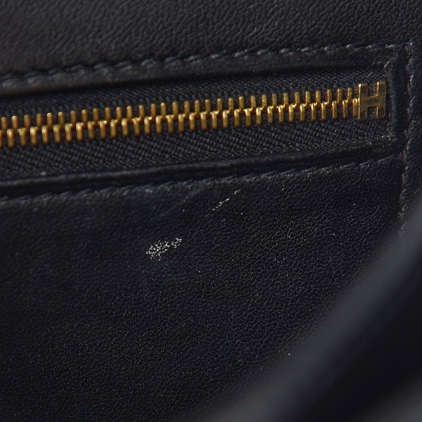 Epsom Constance 24 Black