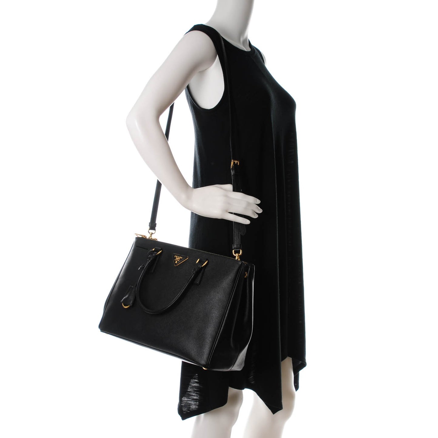 Saffiano Medium Galleria Double Zip Tote Black